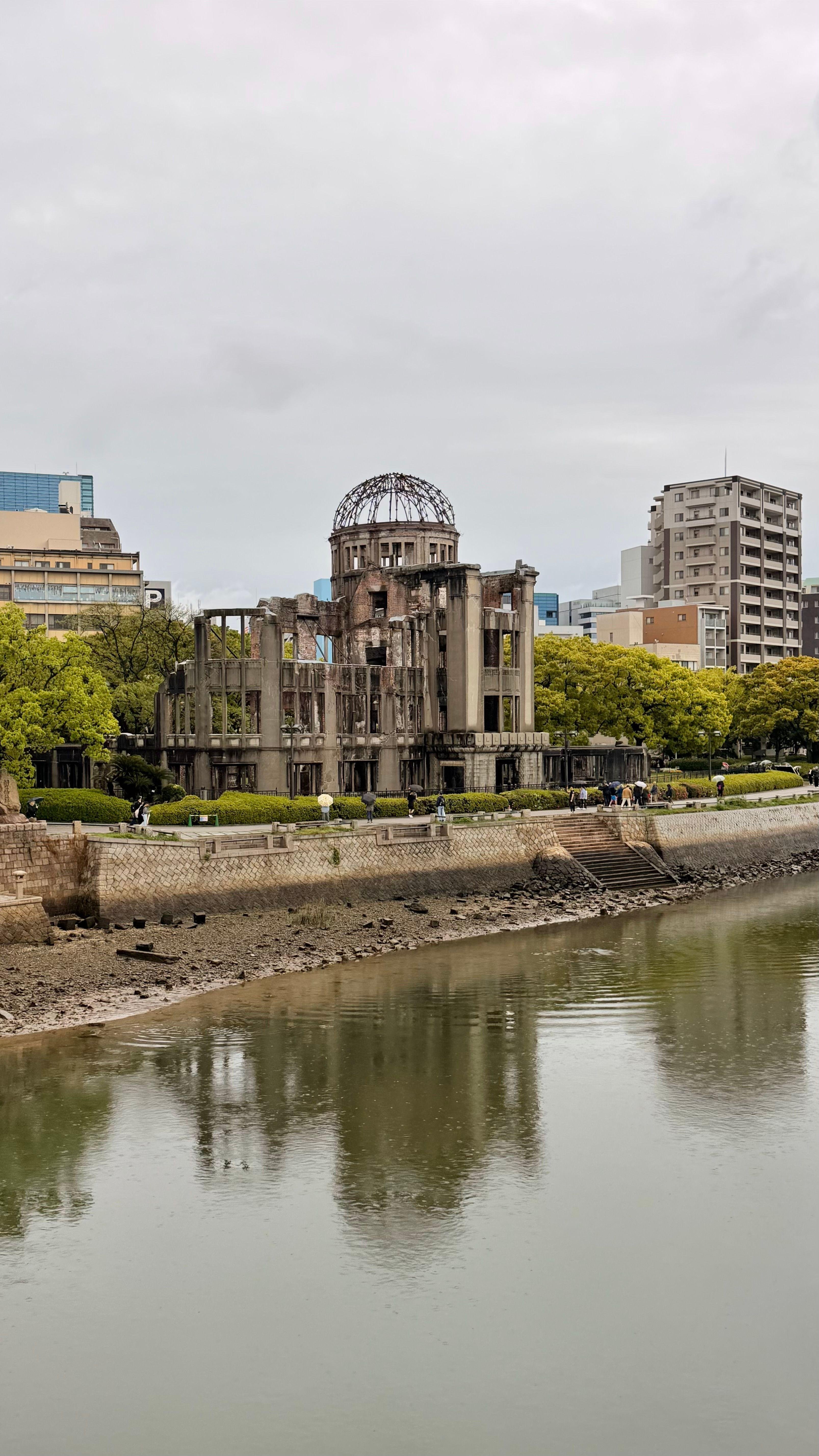 Private Hiroshima, Miyajima & Himeji Castle Day Tour from Osaka/Kyoto