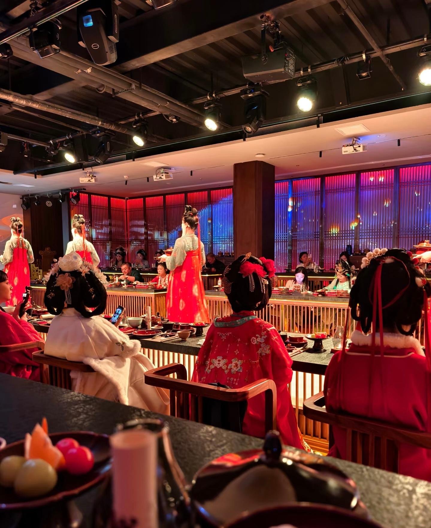 Luoyang: Imperial Tang Dynasty Banquet & Costume Experience
