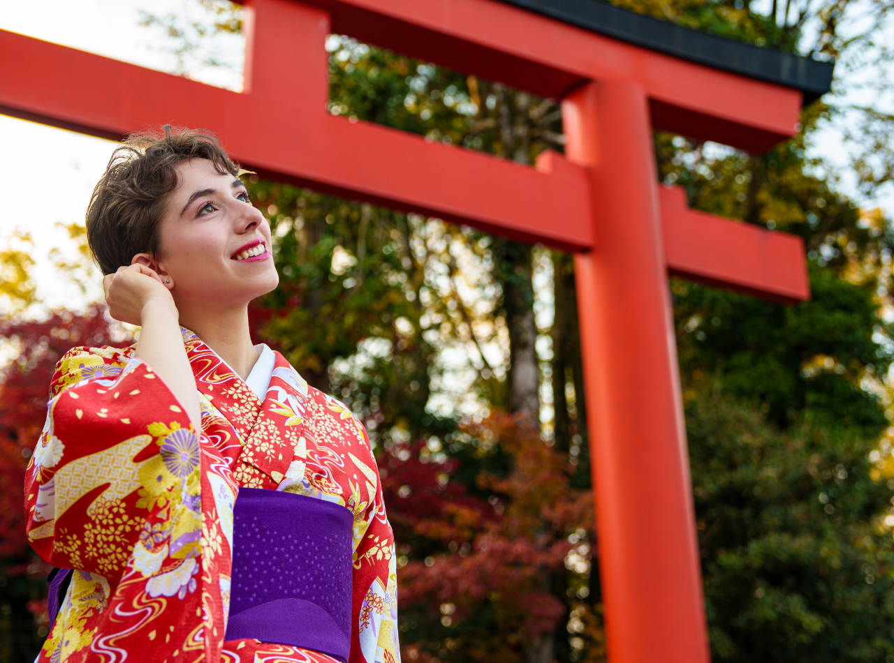 Kyoto: Vestimenta Tradicional com Kimono e Sessão de Fotos Privada