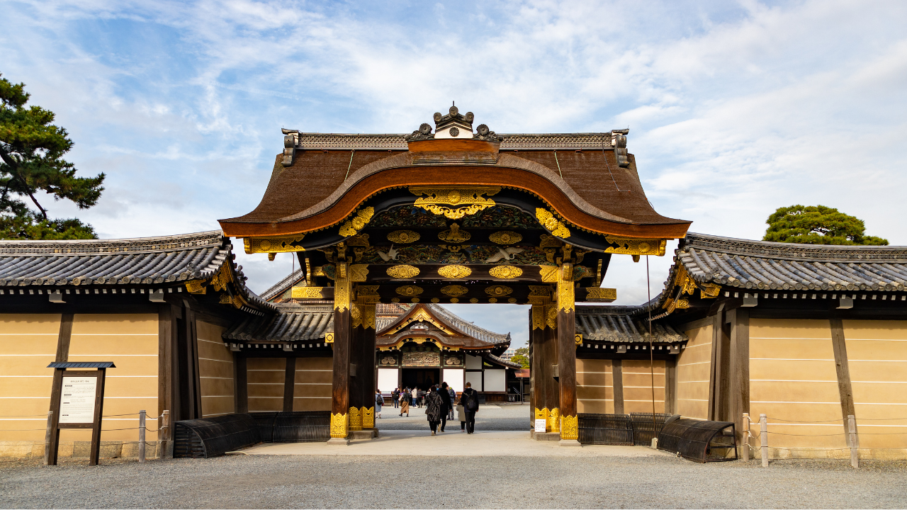 Kyoto Early Bird: Fushimi Inari, Nijo Castle & Kinkaku-ji