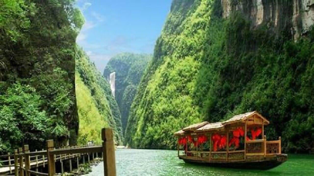 Zhangjiajie Glass Bridge & Avatar Peaks Full-Day Tour