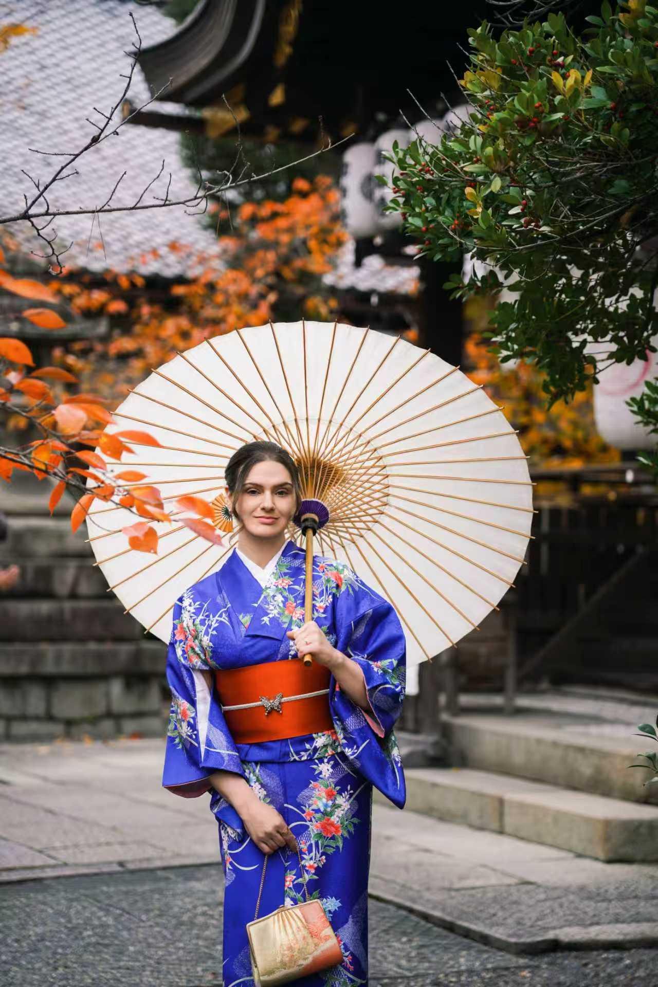 Kyoto Kimono Rental with Hairstyling & Accessories