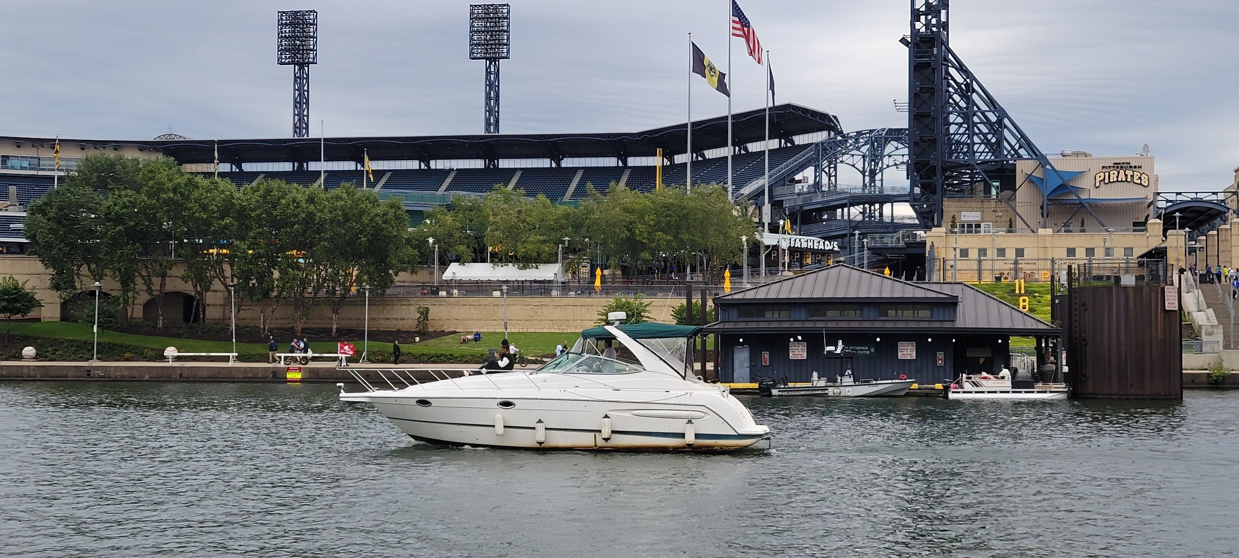 Private Yacht River Cruise in Pittsburgh with Captain