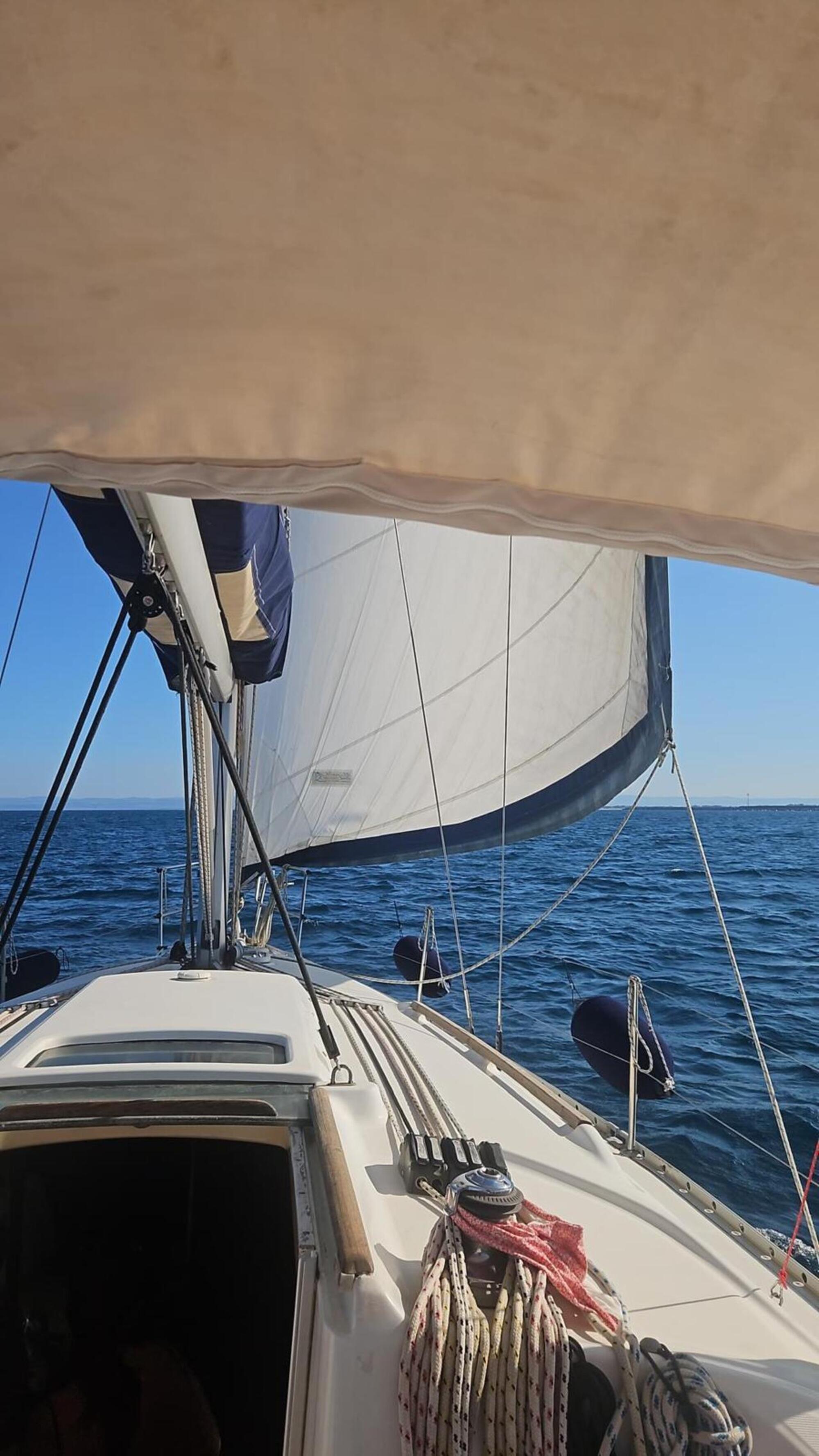Catania: Full-Day Sailing Trip to the Cyclops Marine Reserve with Lunch
