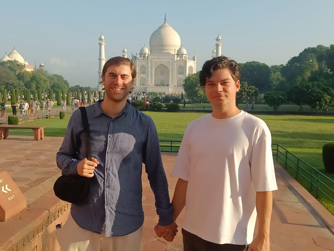 Agra Private Tour: Taj Mahal Sunrise & Agra Fort with Skip-the-Line Entry
