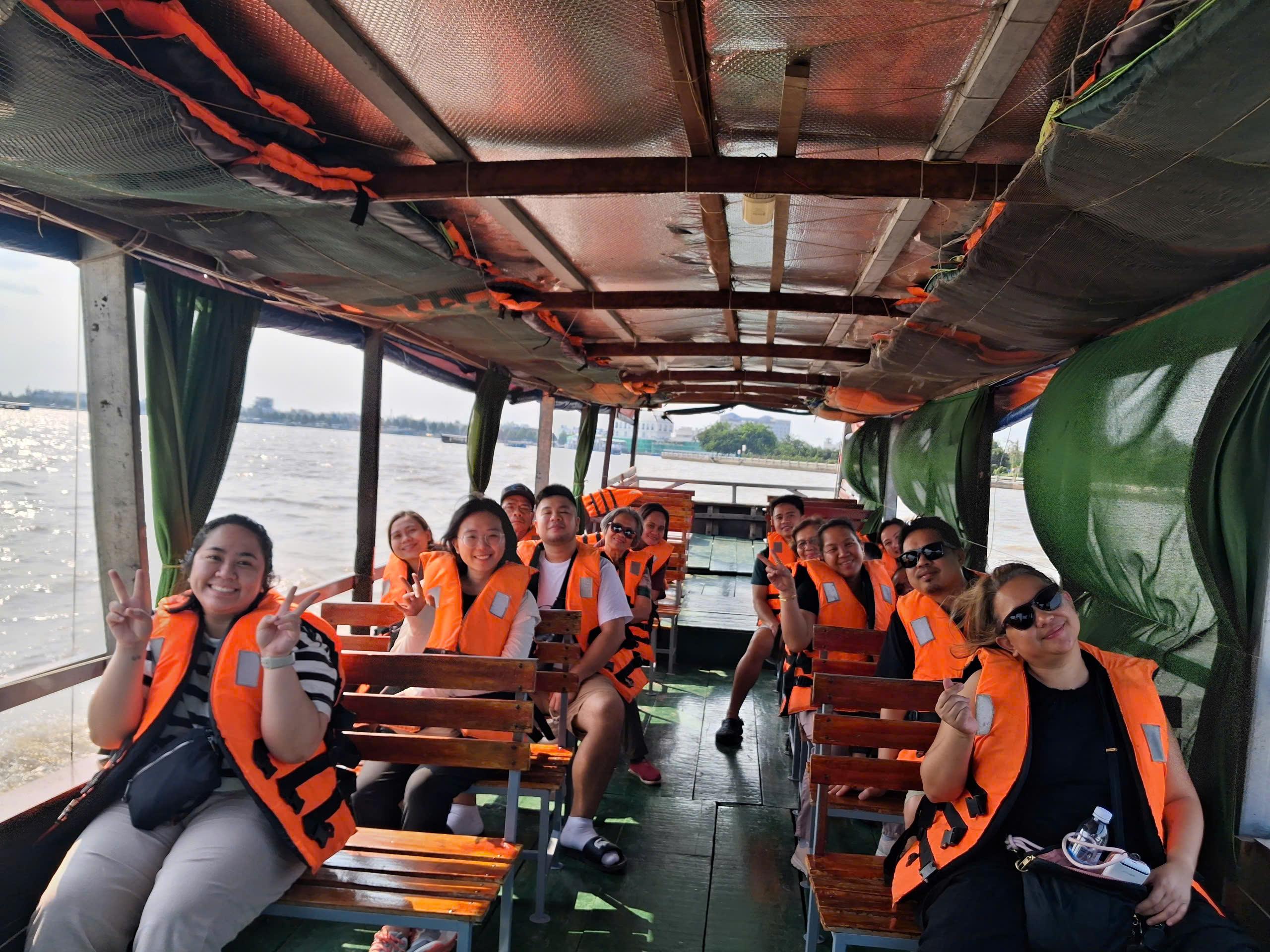 2-Day Mekong Delta Adventure & Cai Rang Market