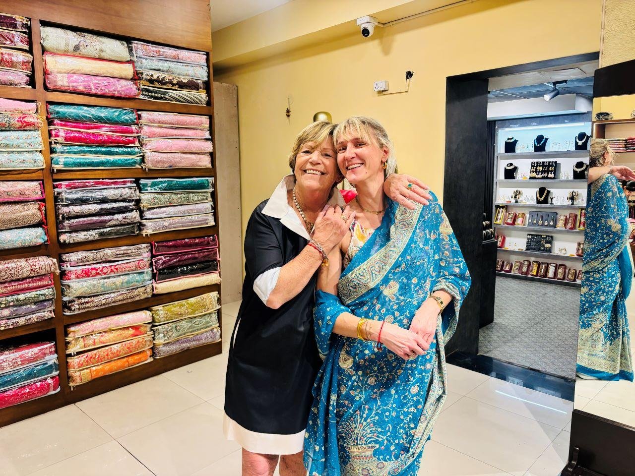 Delhi Personal Shopping Tour with Local Female Expert