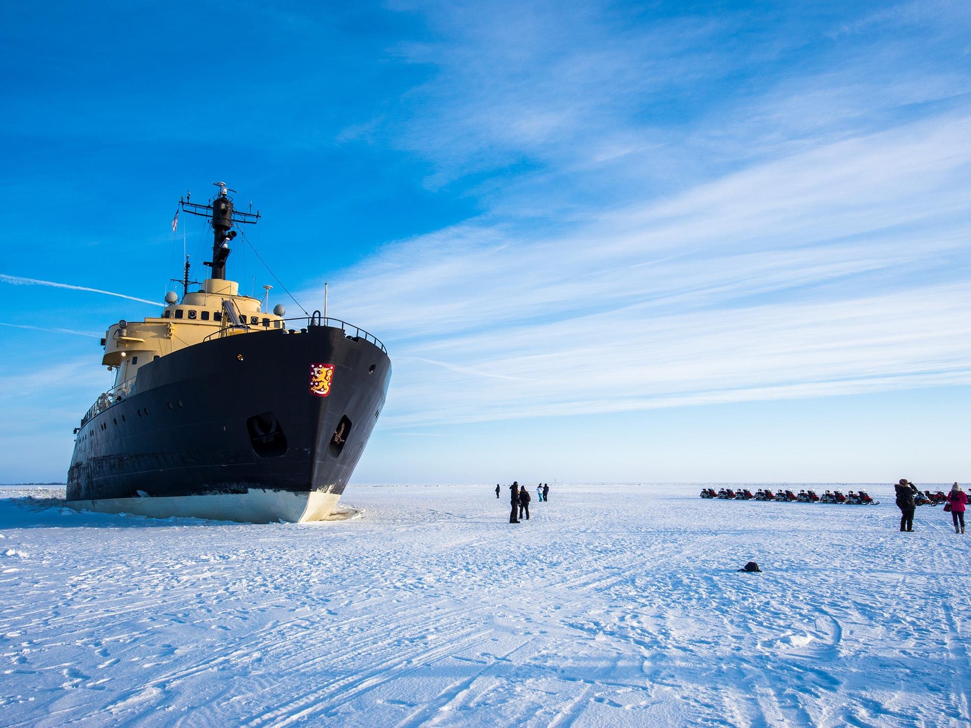 Icebreaker Sampo Arctic Cruise with Ice Floating from Rovaniemi