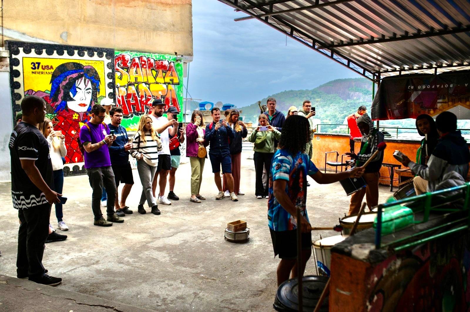 Rio de Janeiro: Santa Marta Favela Guided Walking Tour