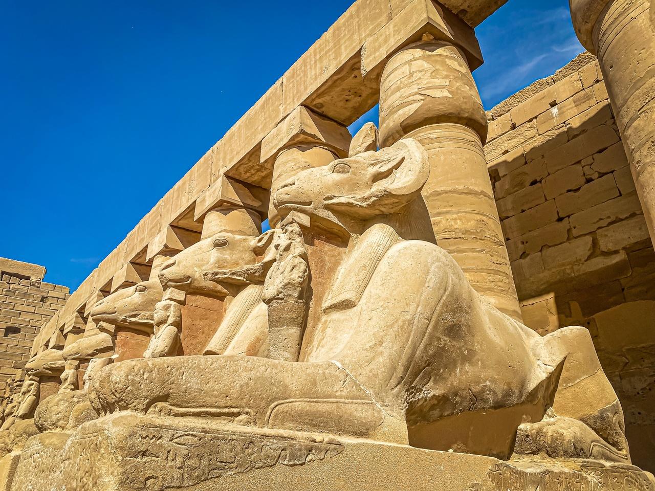 Hurghada to Luxor: Valley of the Kings & Tutankhamun's Tomb Day Tour