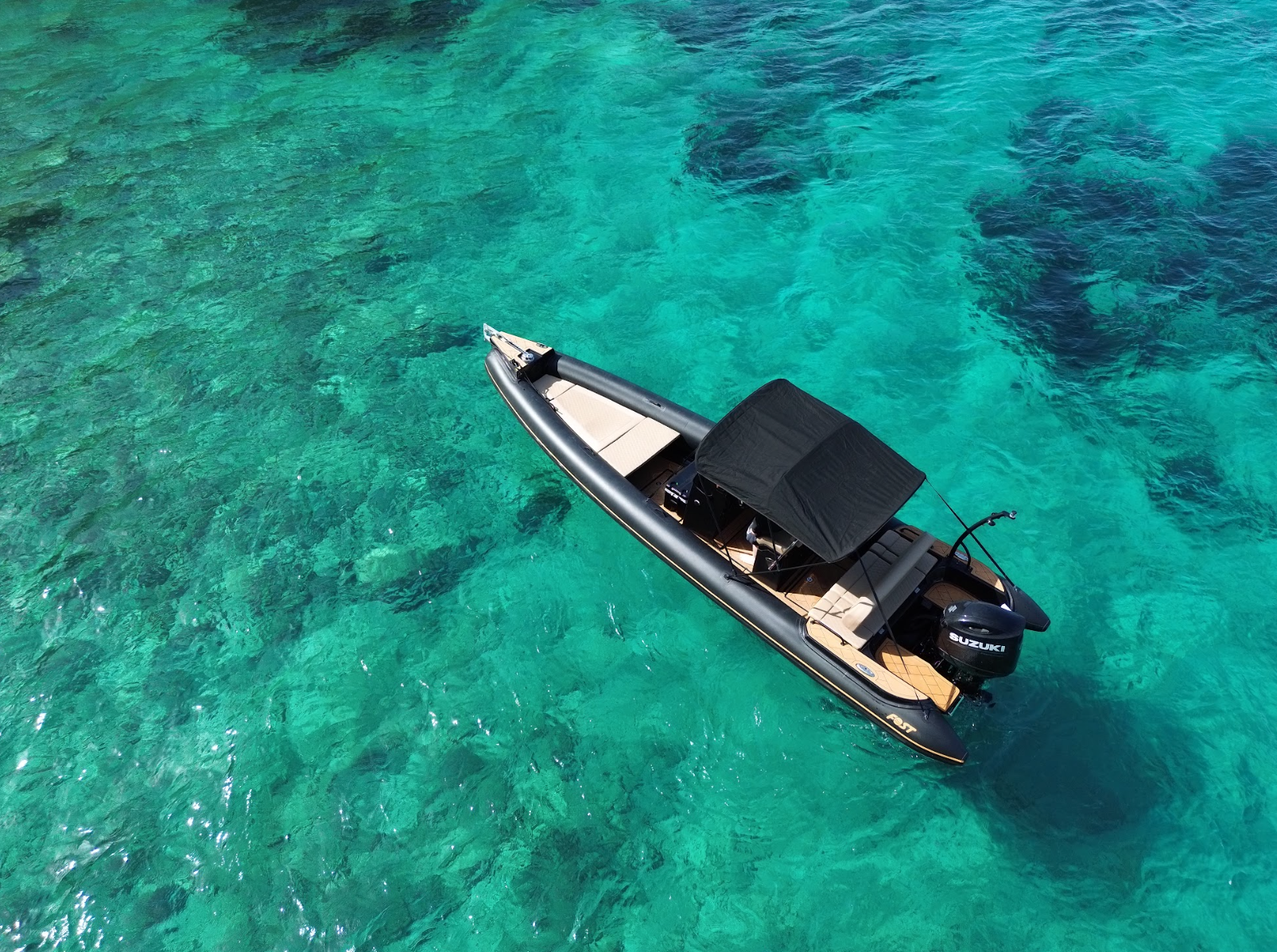 Small Cyclades Speedboat Explorer
