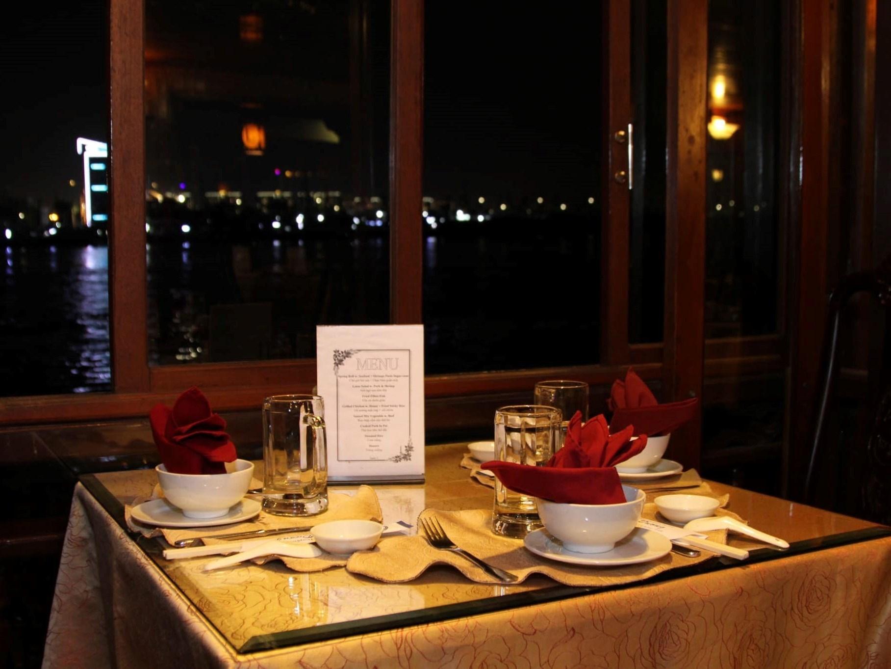 Ho Chi Minh City River Dinner Cruise with Entertainment