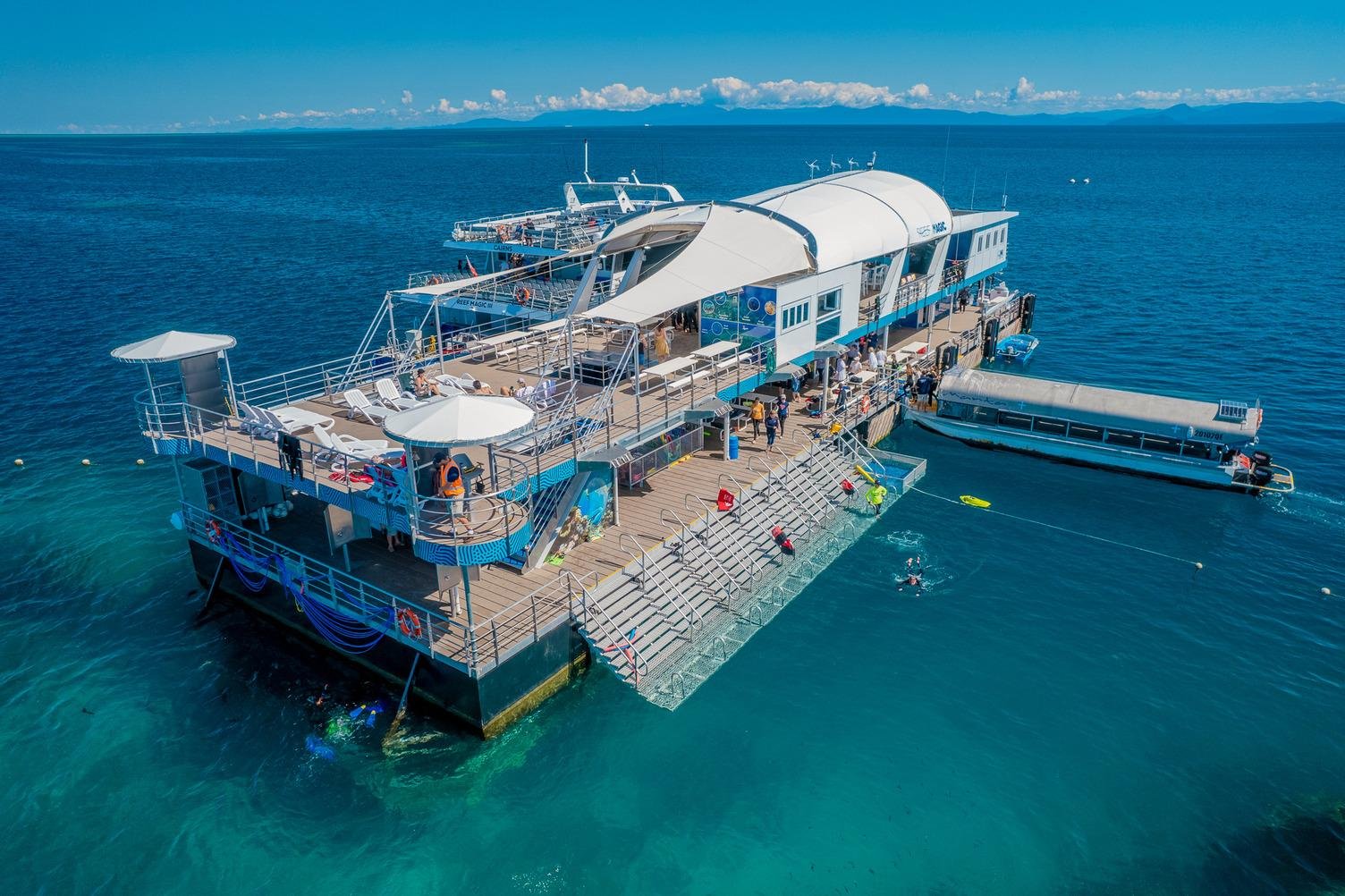 Premium Outer Reef Pontoon Experience