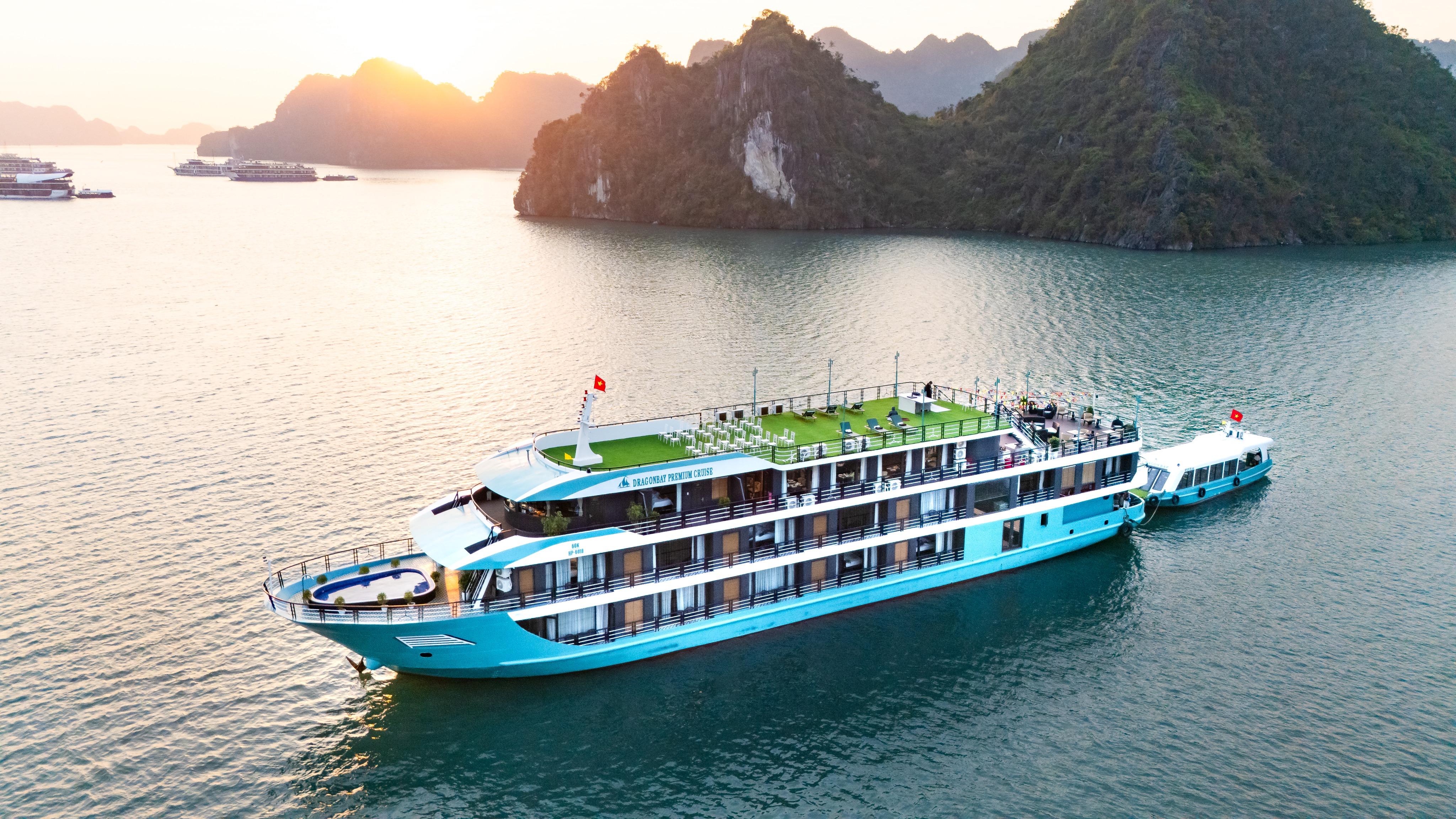 Lan Ha Bay 2-Day Luxury Cruise from Hanoi, Private Balcony