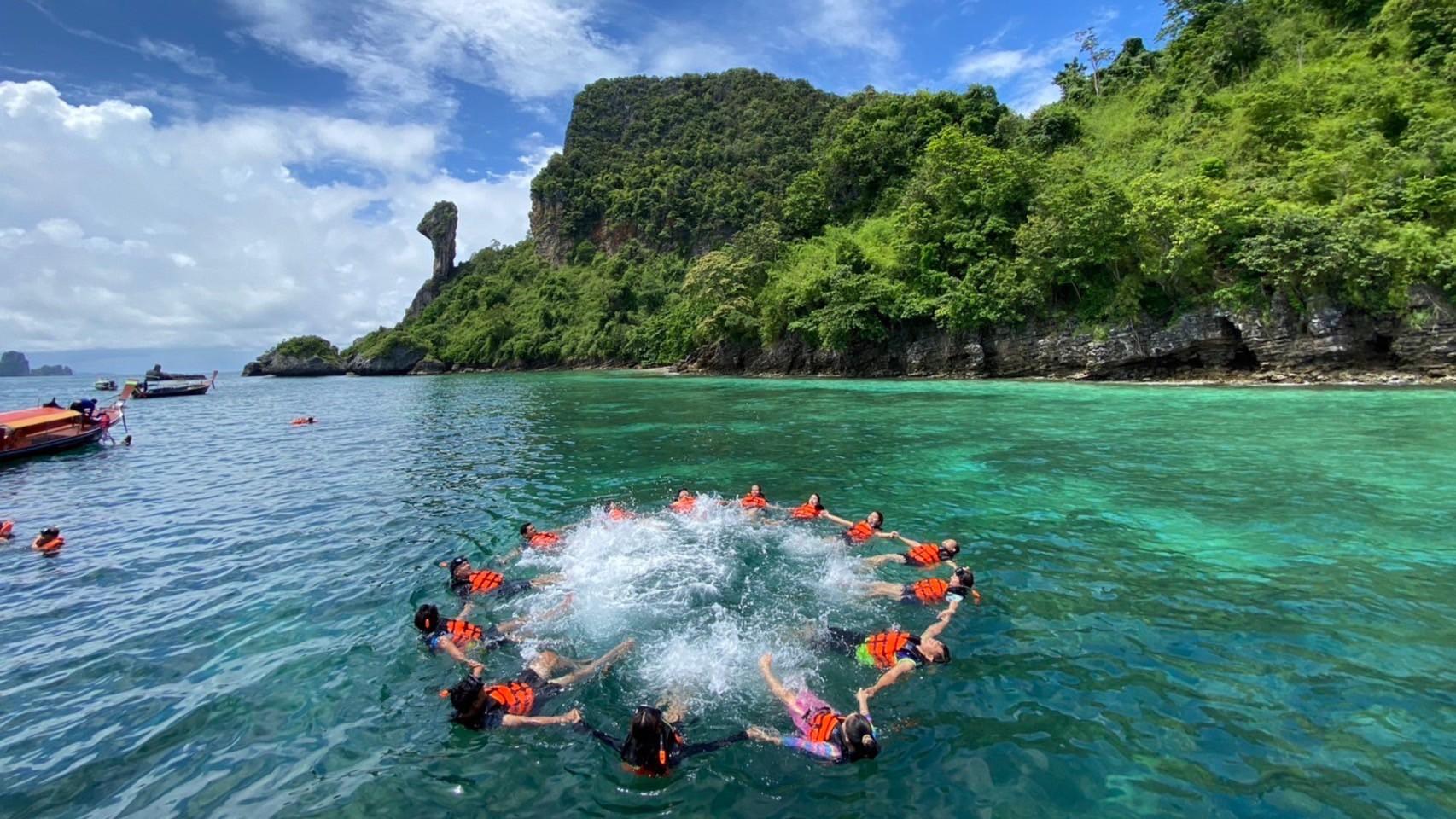 Krabi 4-Island Speedboat Day Trip with Lunch