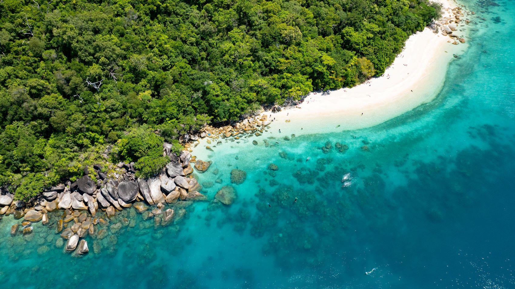 Cairns to Fitzroy Island Ferry with Island Free Time