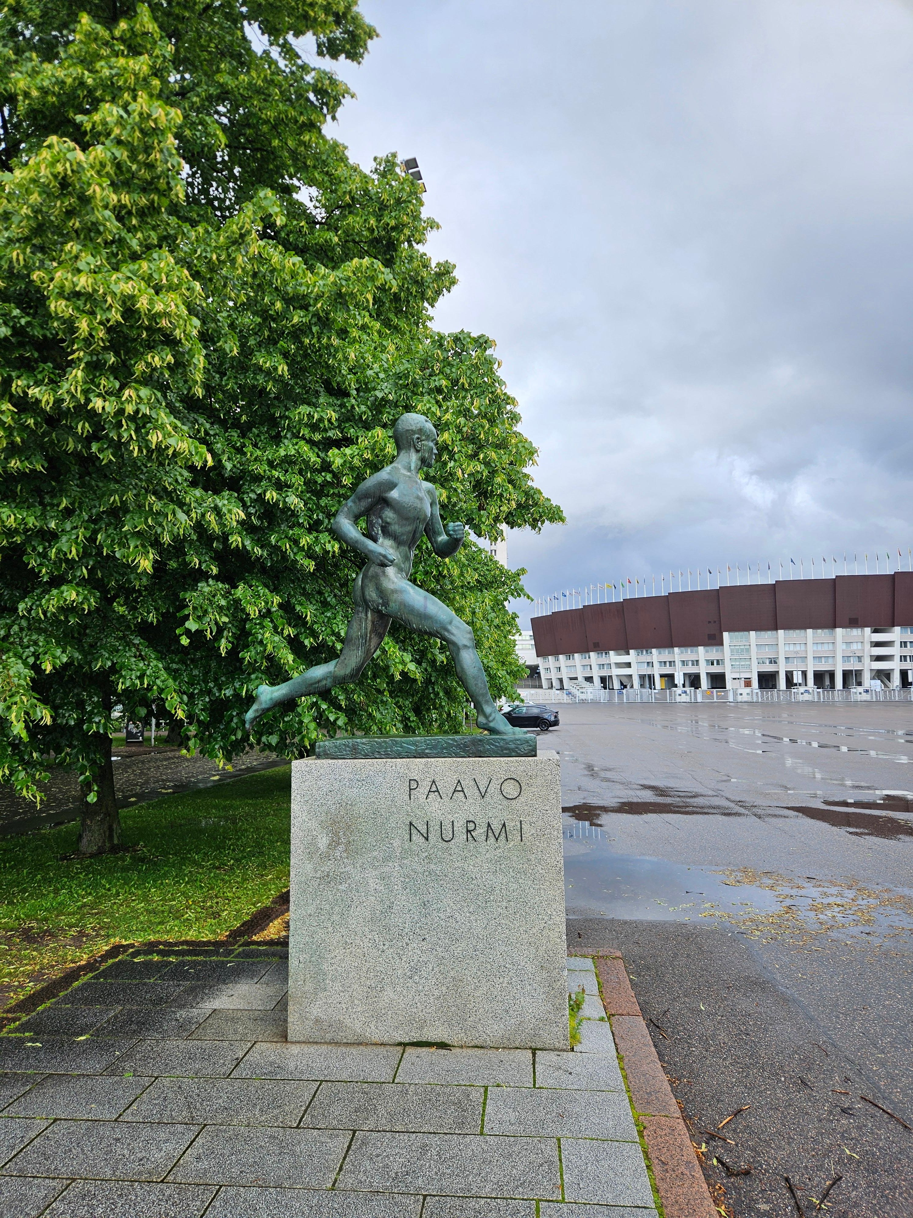 Helsinki & Suomenlinna: City Highlights Tour with Ferry Ride
