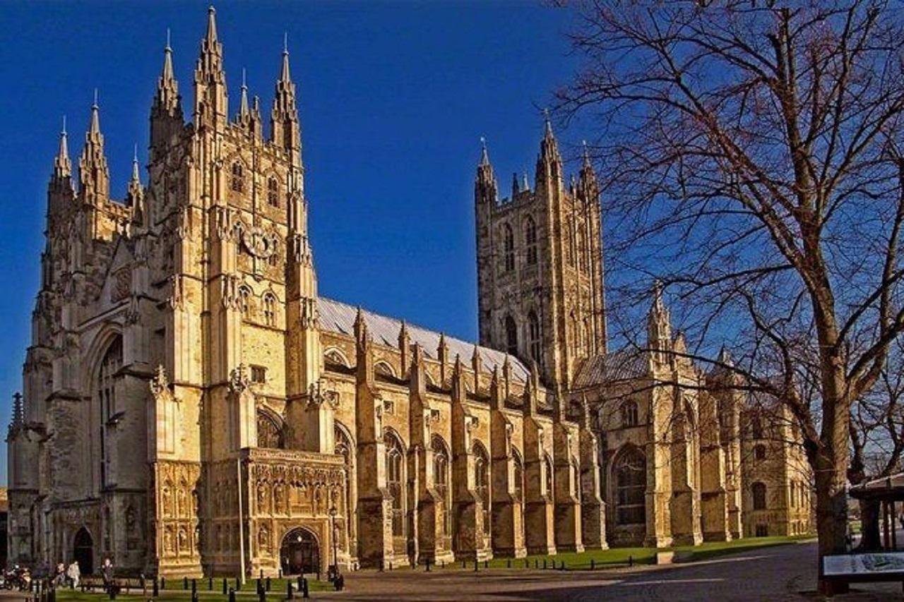 Private Full-Day Kent Heritage Tour: Leeds Castle, Canterbury & Dover