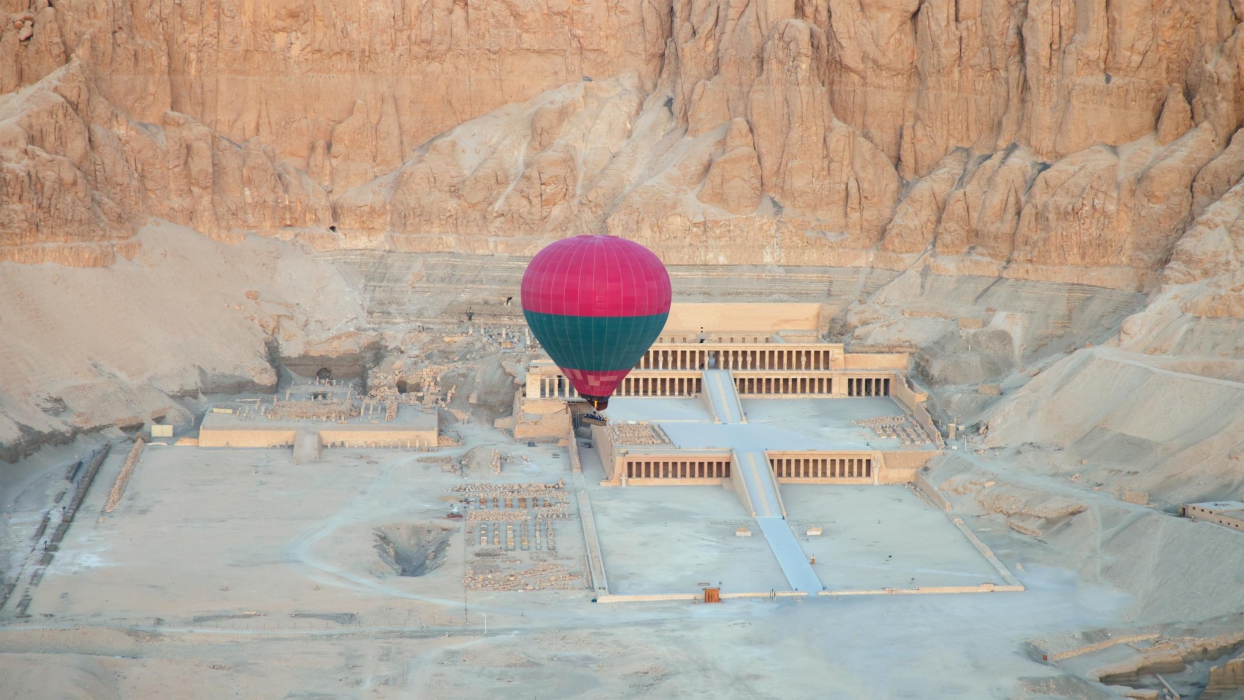 5-Day Private Egyptian Highlights Expedition with Domestic Flights