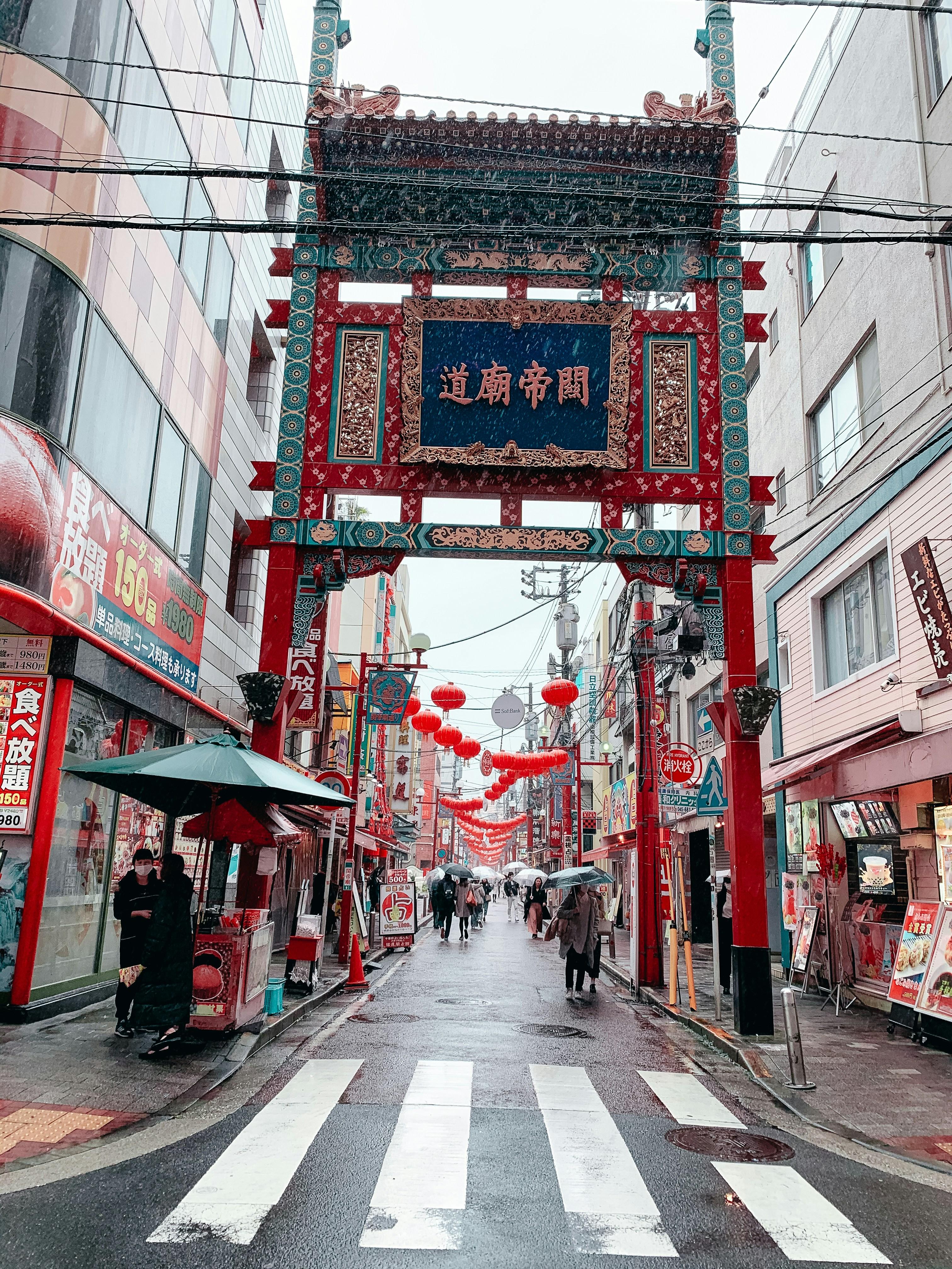 Private Tokyo Day Escape: Kamakura, Yokohama & Daikoku PA