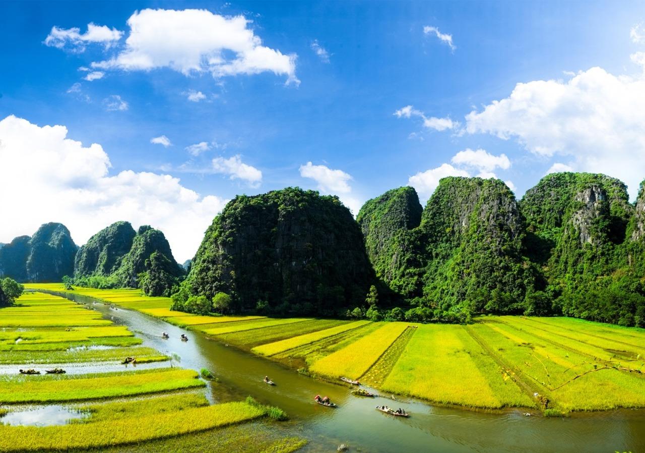 Ninh Binh Full-Day Private Tour: Tam Coc, Bich Dong & Thung Nham Bird Valley