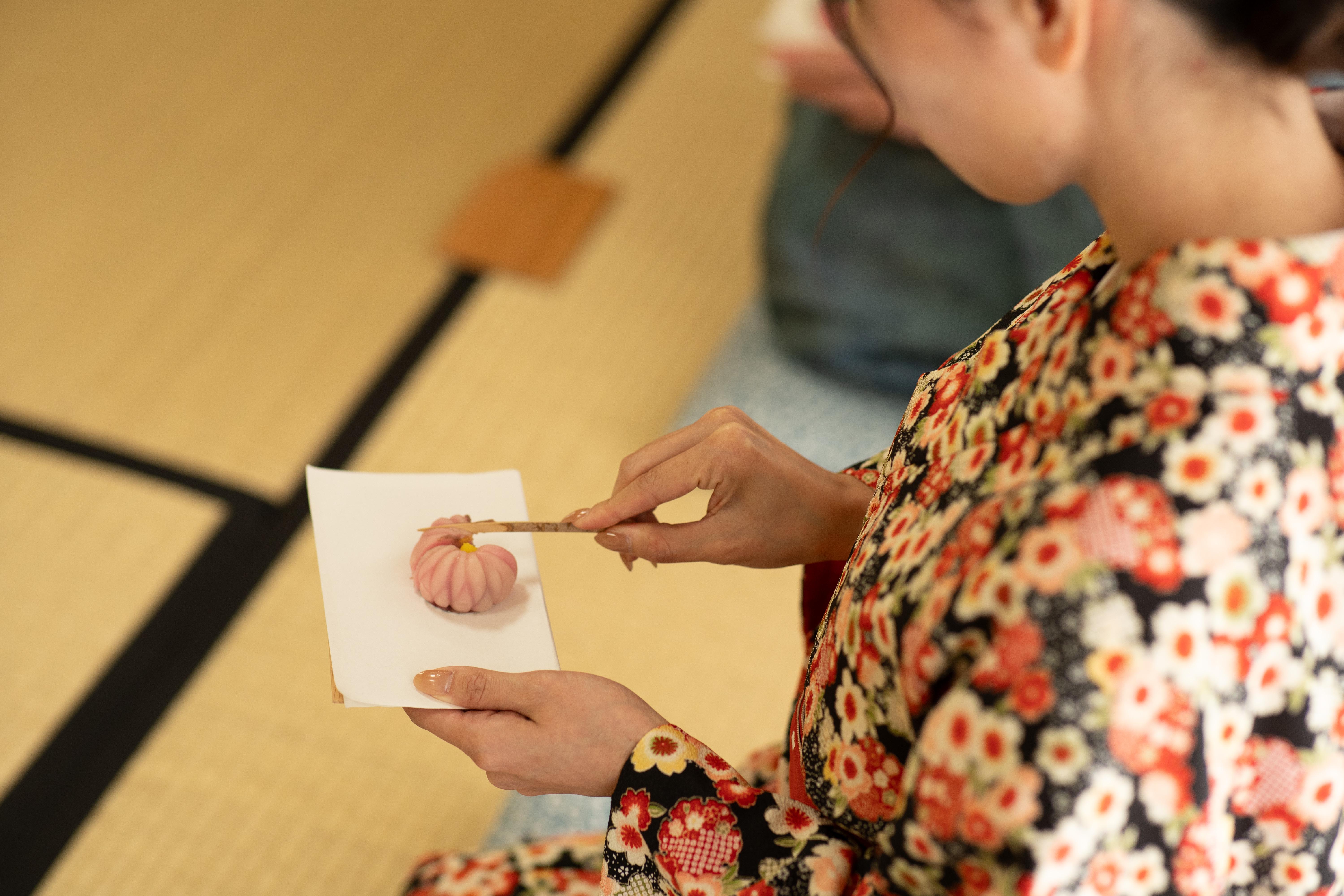 Sheraton Miyako Hotel Osaka: Tea Ceremony with Kimono Rental