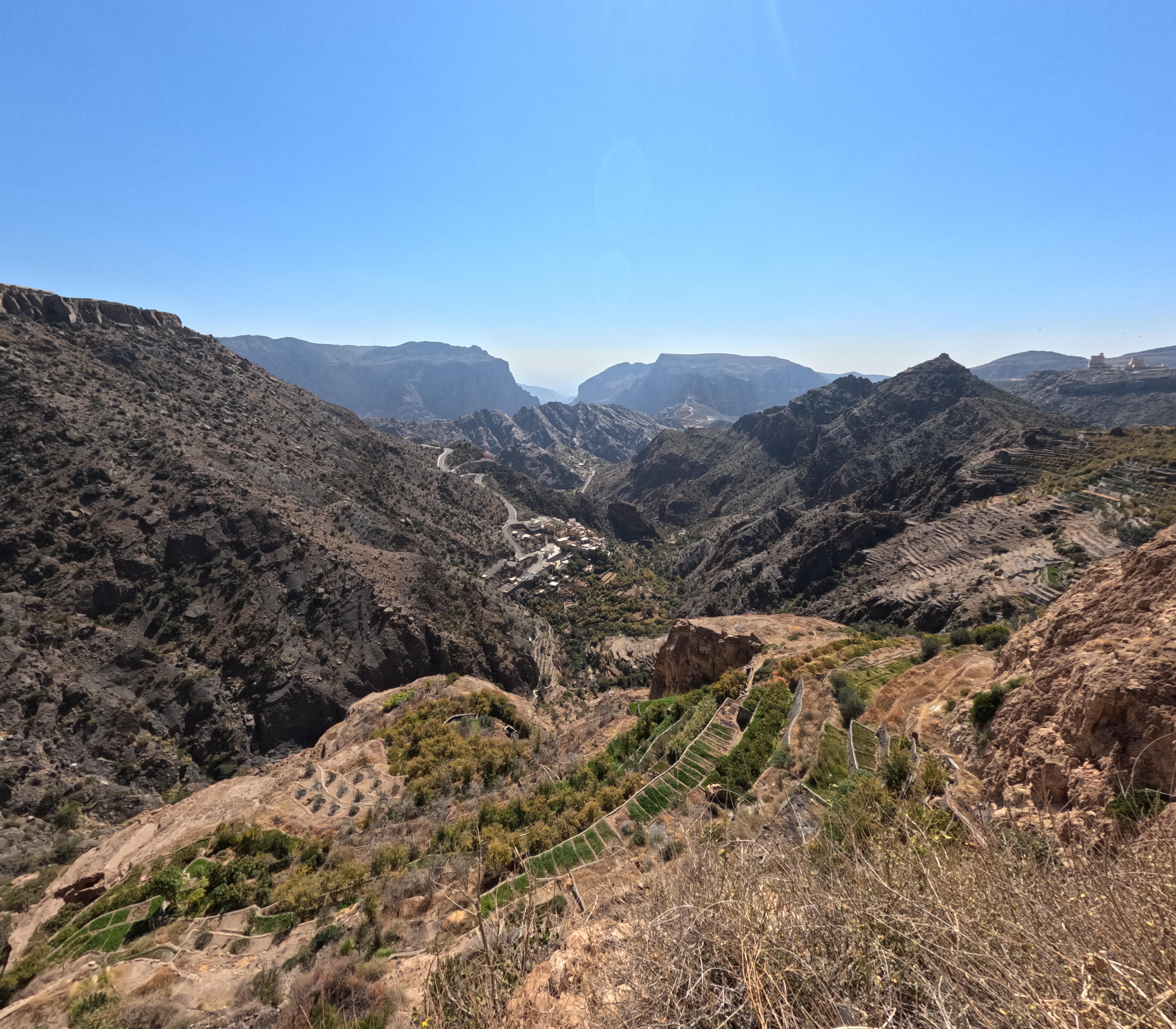 Nizwa Fort & Jabal Akhdar Mountain Experience with Lunch