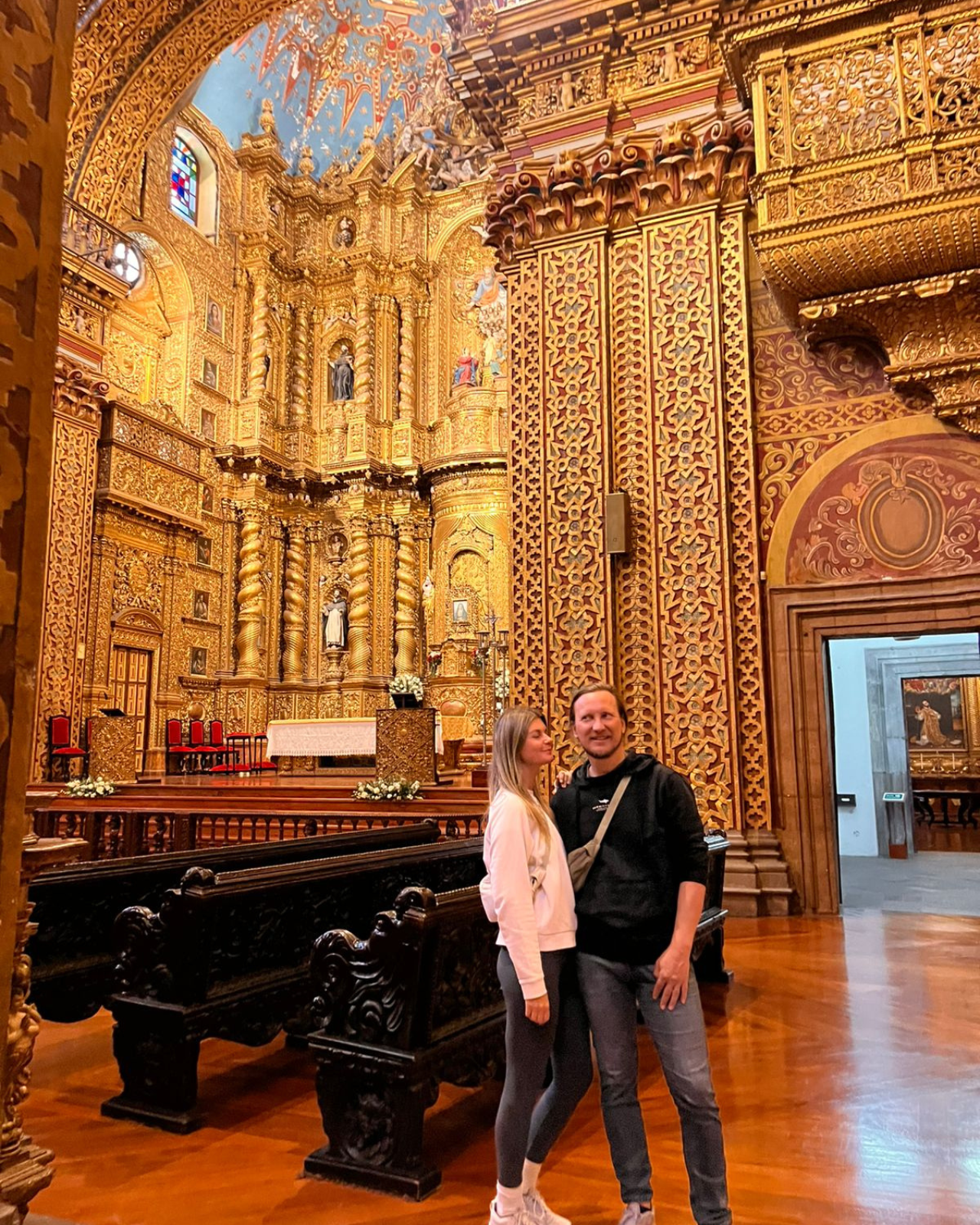 Private Quito Highlights: Colonial Center, Cable Car & Equator
