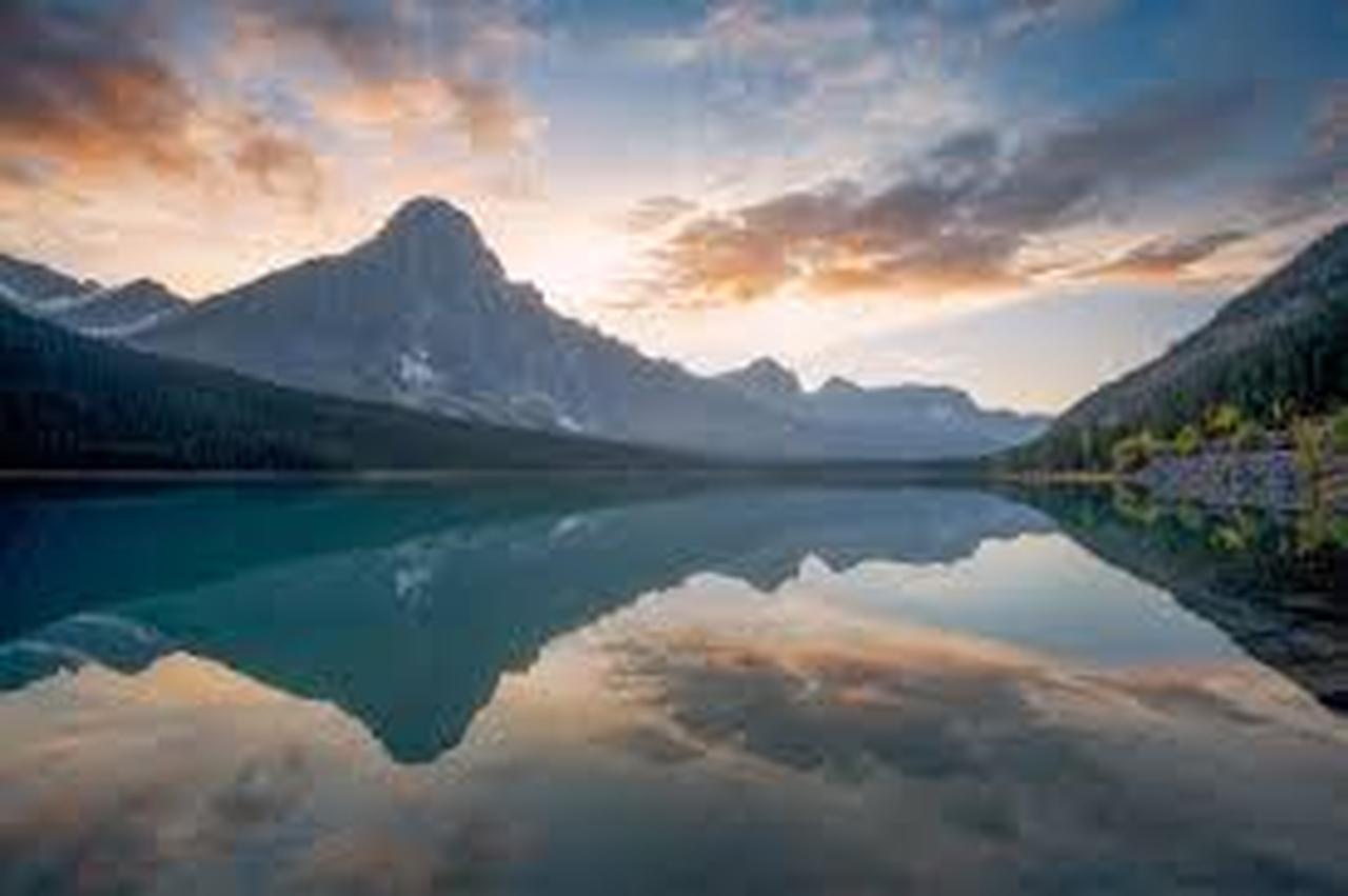 Icefields Parkway tour — Columbia Icefield, Peyto Lake and Bow Lake, Alberta — image 24