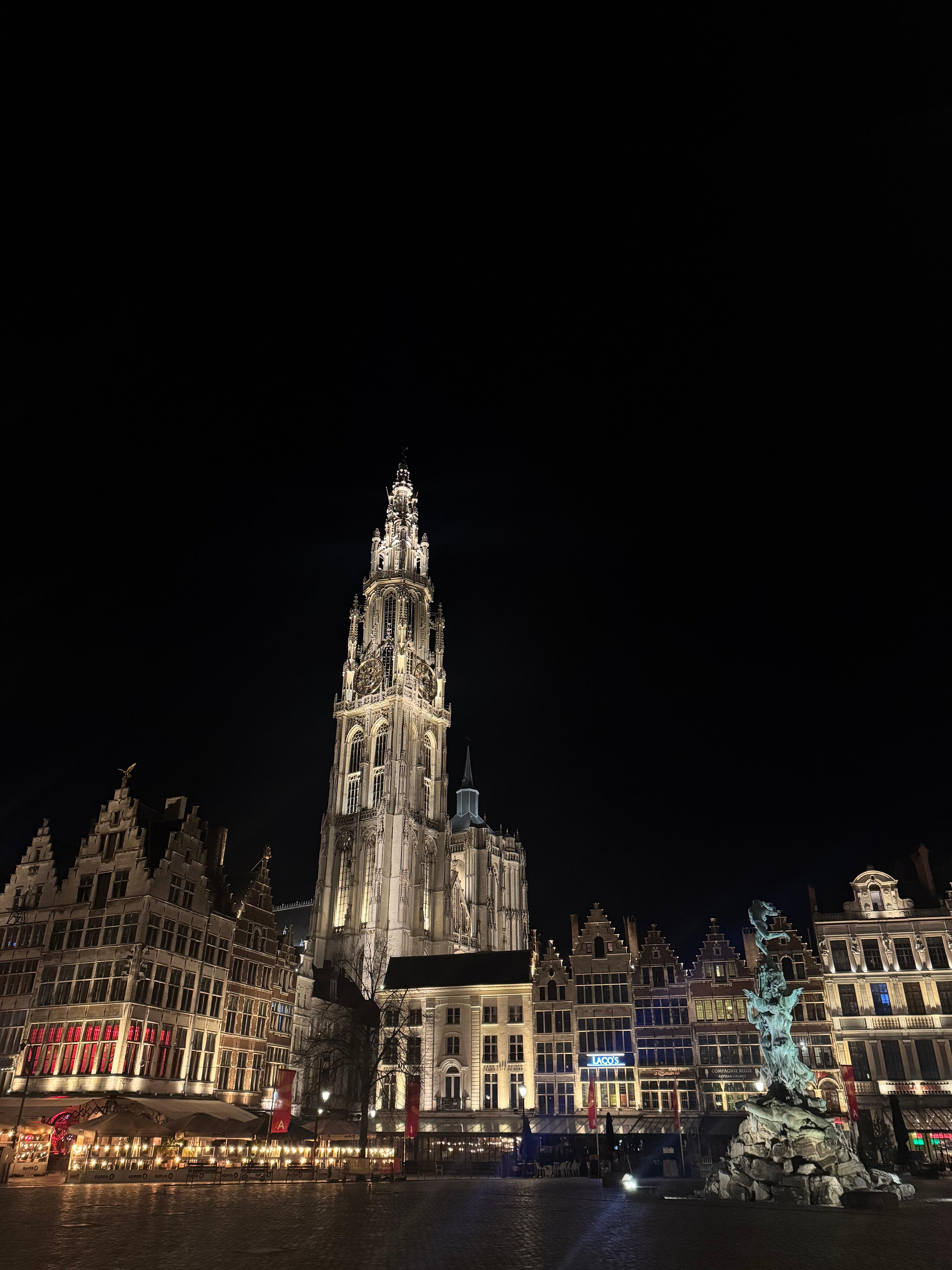 Antwerp Historical Walking Tour by MG City Tours