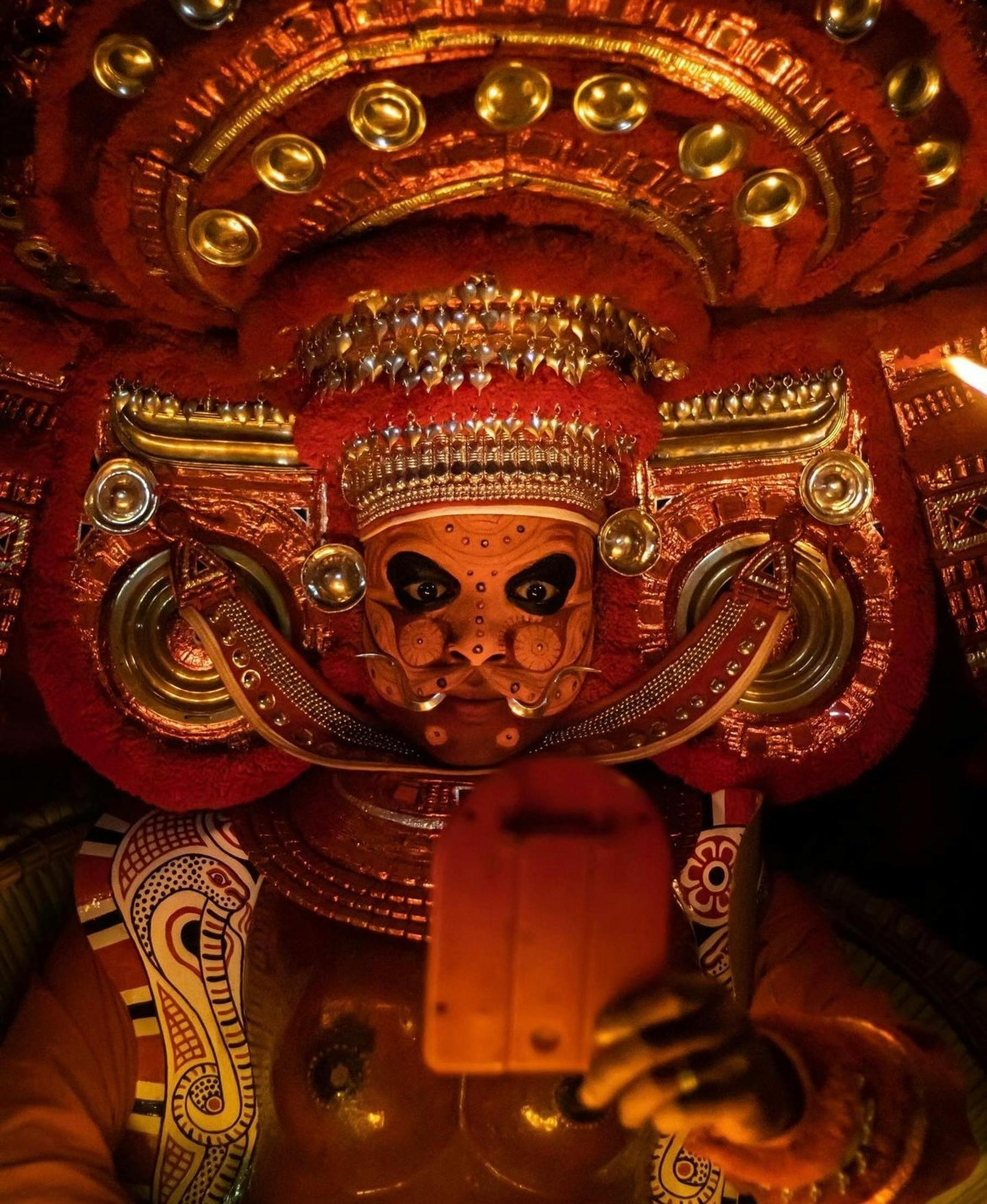 Kochi Evening Showcase: Kathakali, Theyyam, and Kalaripayattu