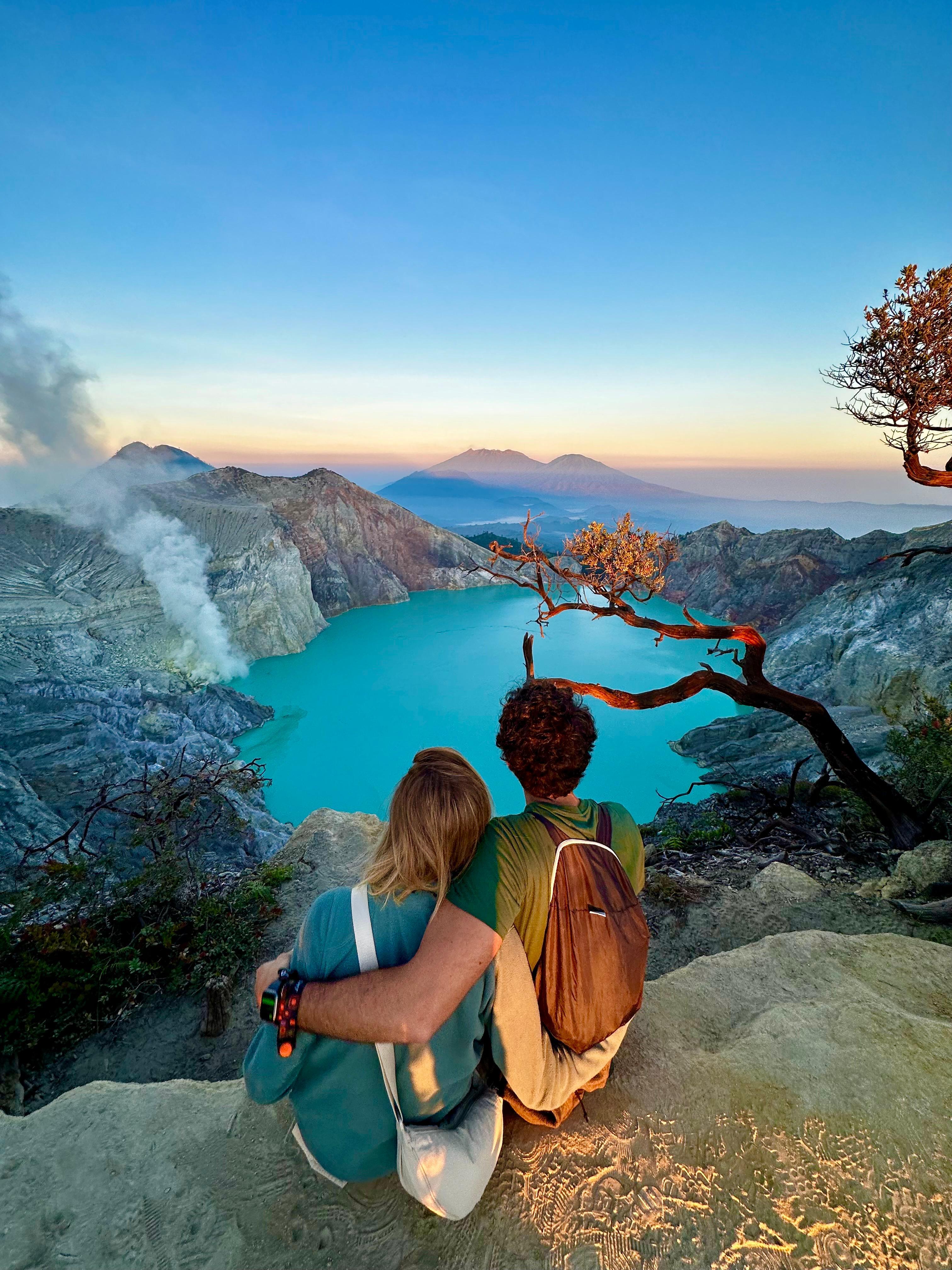 Ijen Volcano Sunrise & Blue Fire Tour from Banyuwangi