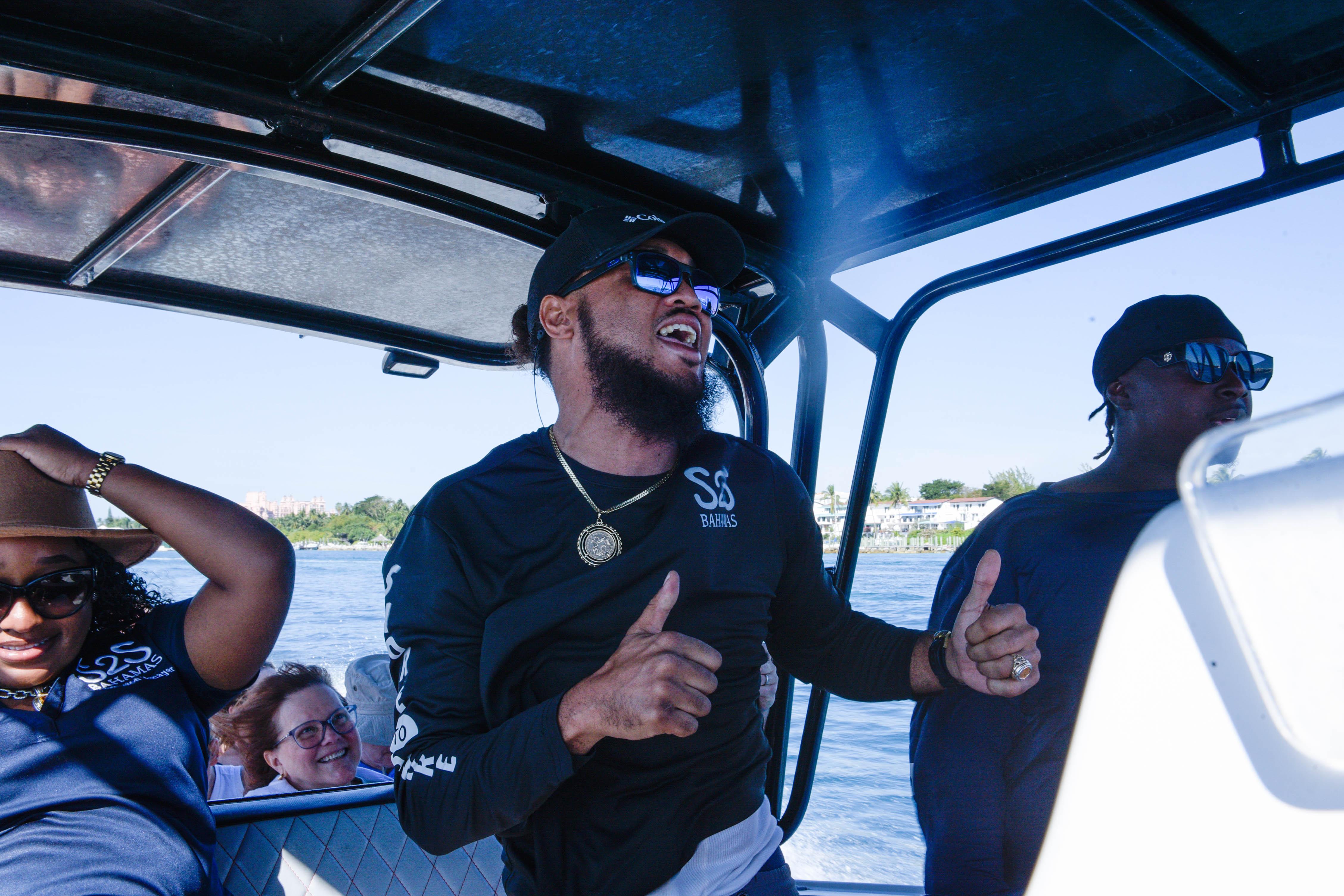 Nassau 3-Island Speedboat Adventure: Pigs, Turtles & Snorkeling