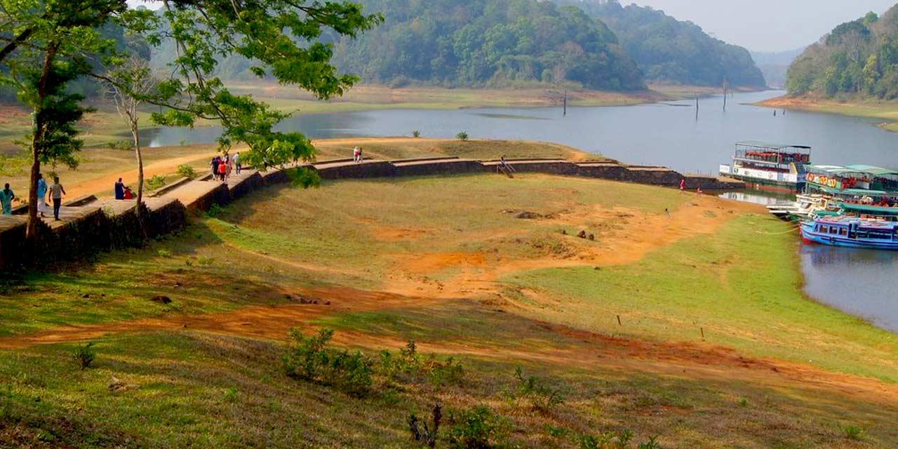 6-Day Kerala Backwaters and Houseboat Private Expedition
