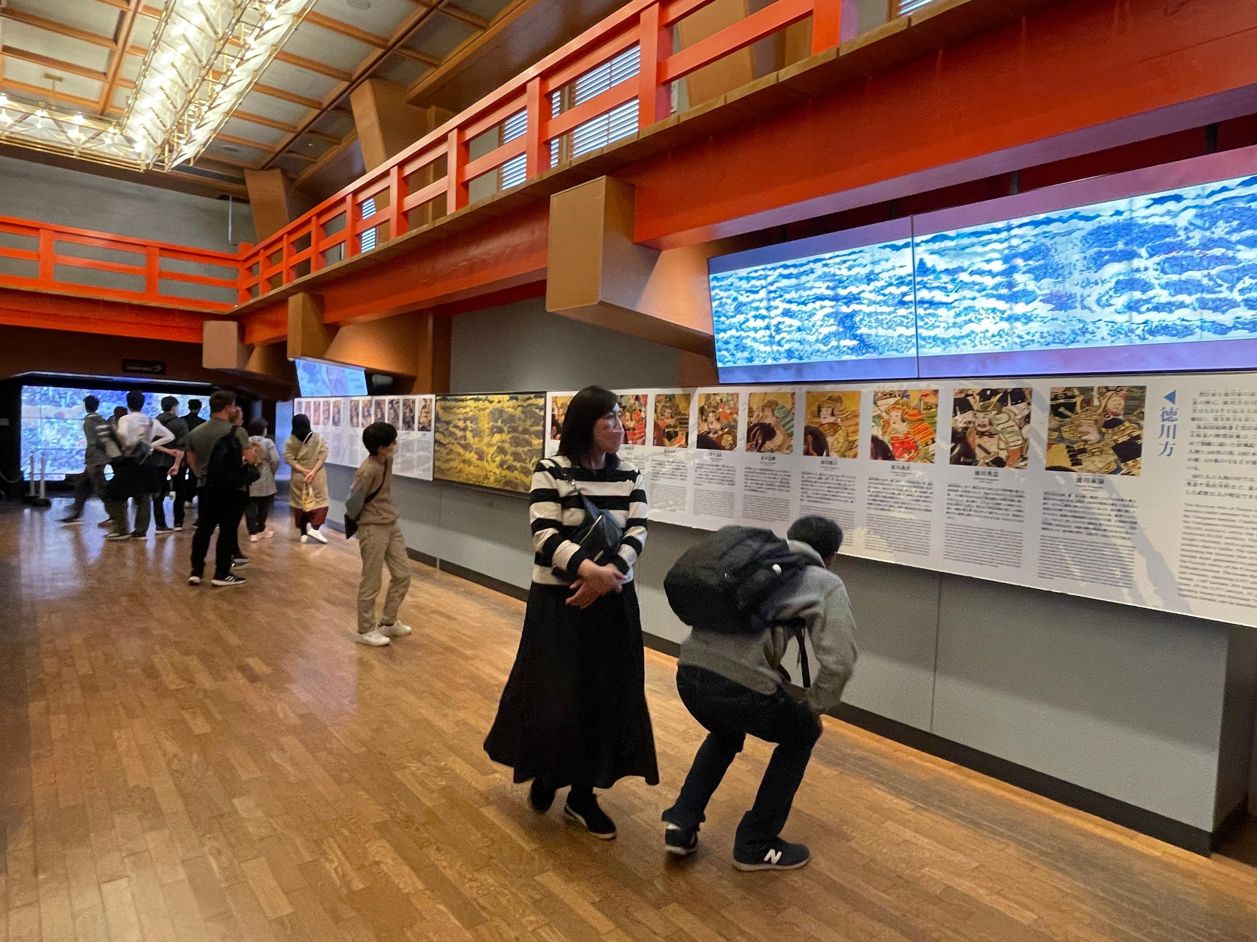 Guided Walking Tour of Osaka Castle & Historical Grounds