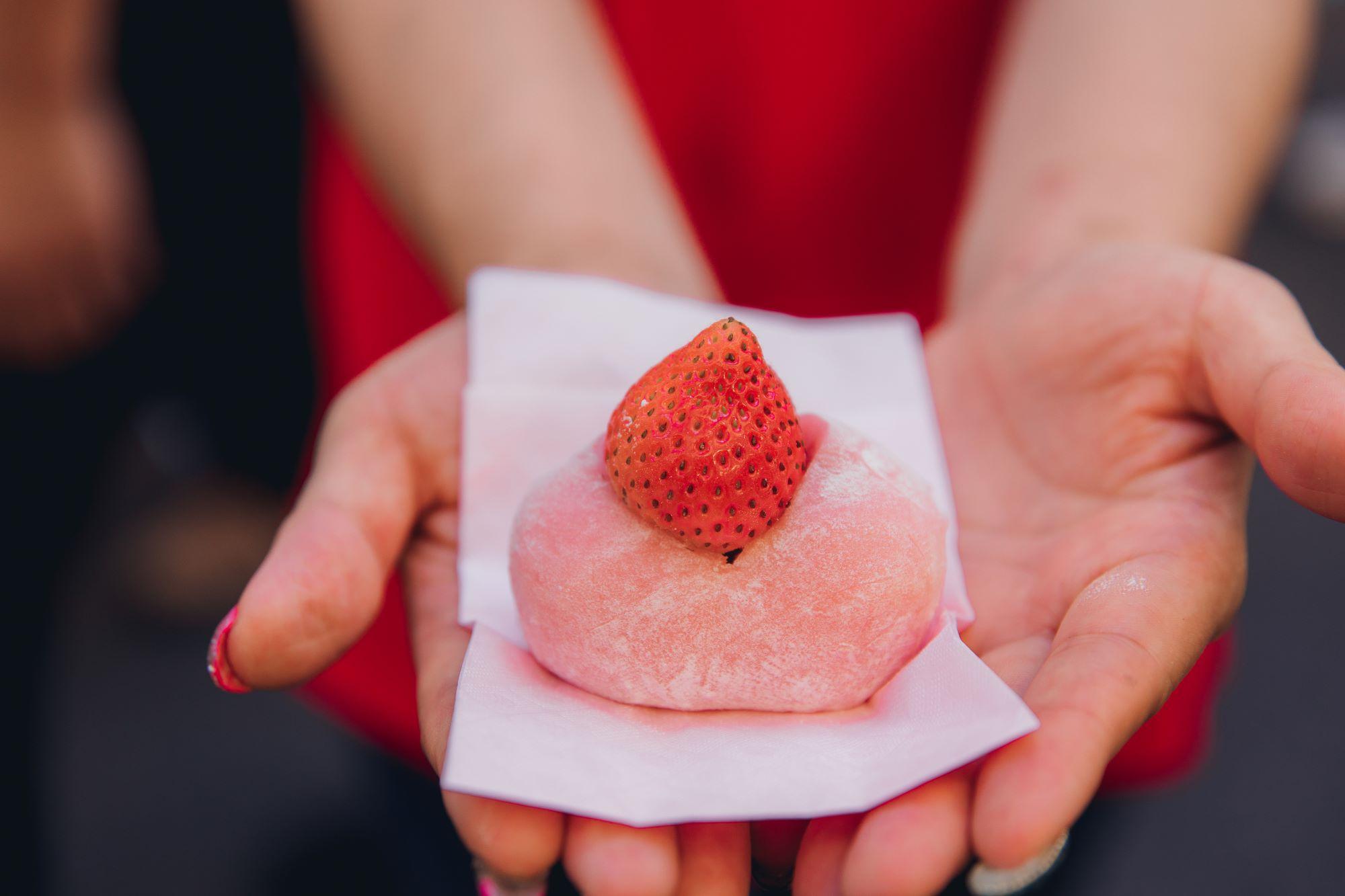 Osaka Street Food & Retro Districts Walking Tour