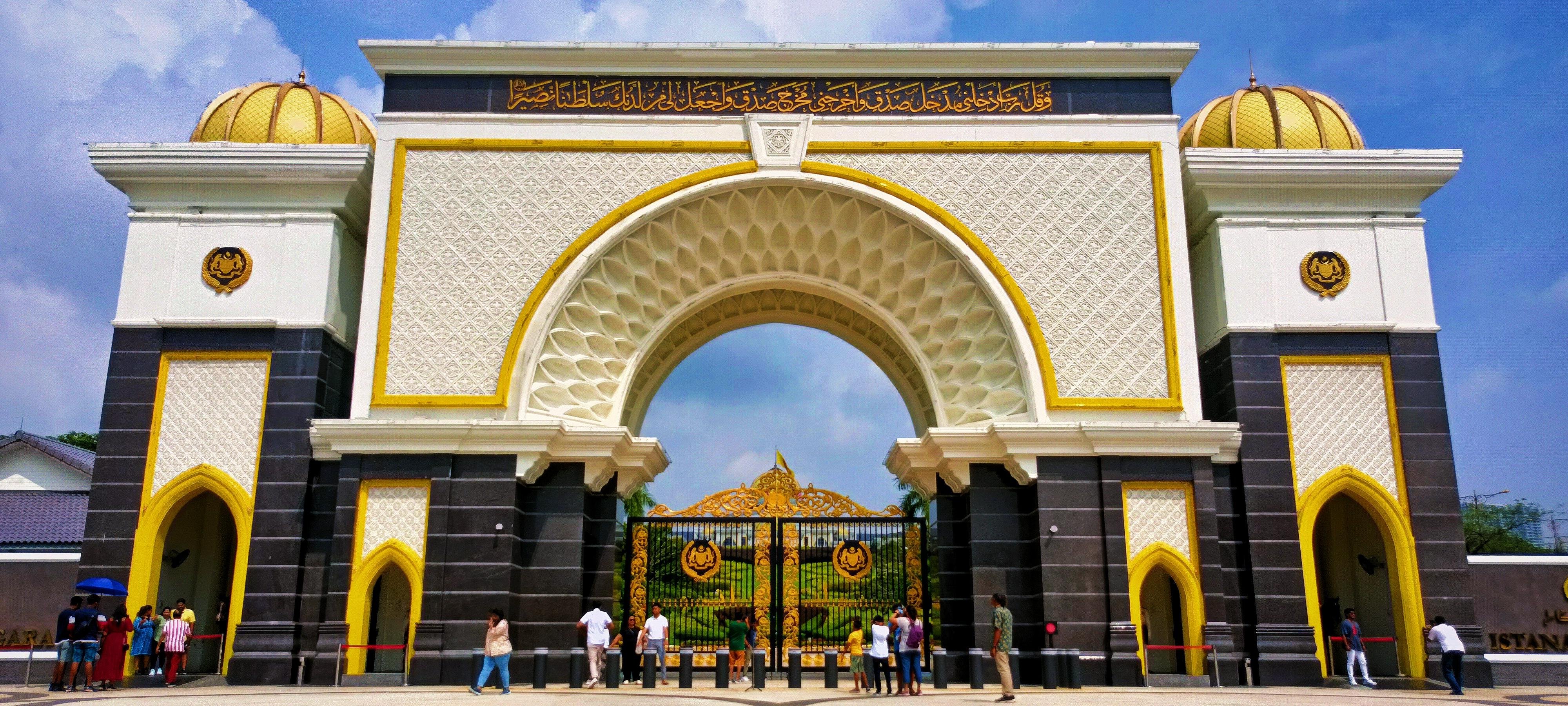 Kuala Lumpur Highlights & Batu Caves Expedition