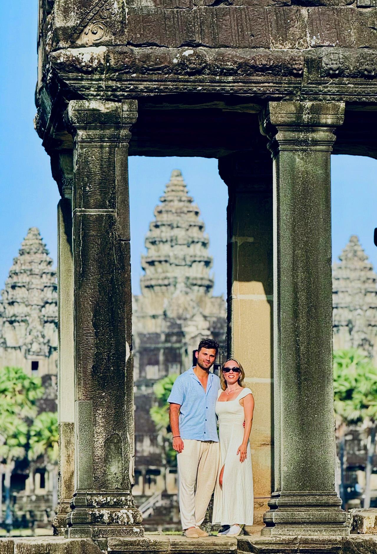 Siem Reap: Private Angkor Wat Tour with Professional Photoshoot