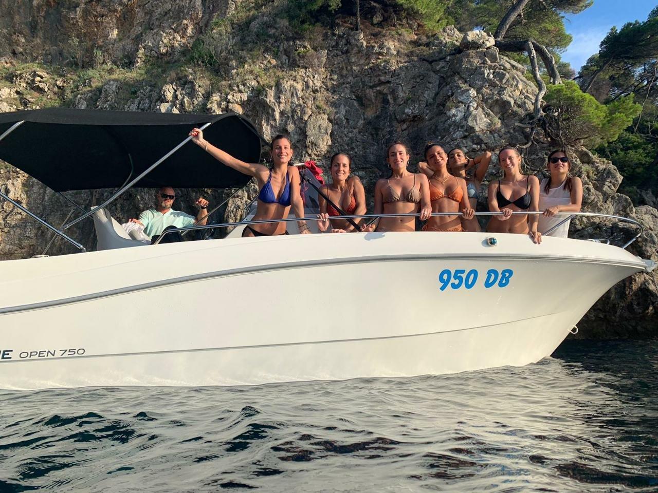 Dubrovnik: Elaphiti Islands Speedboat Tour with Blue Cave & Sunj Beach