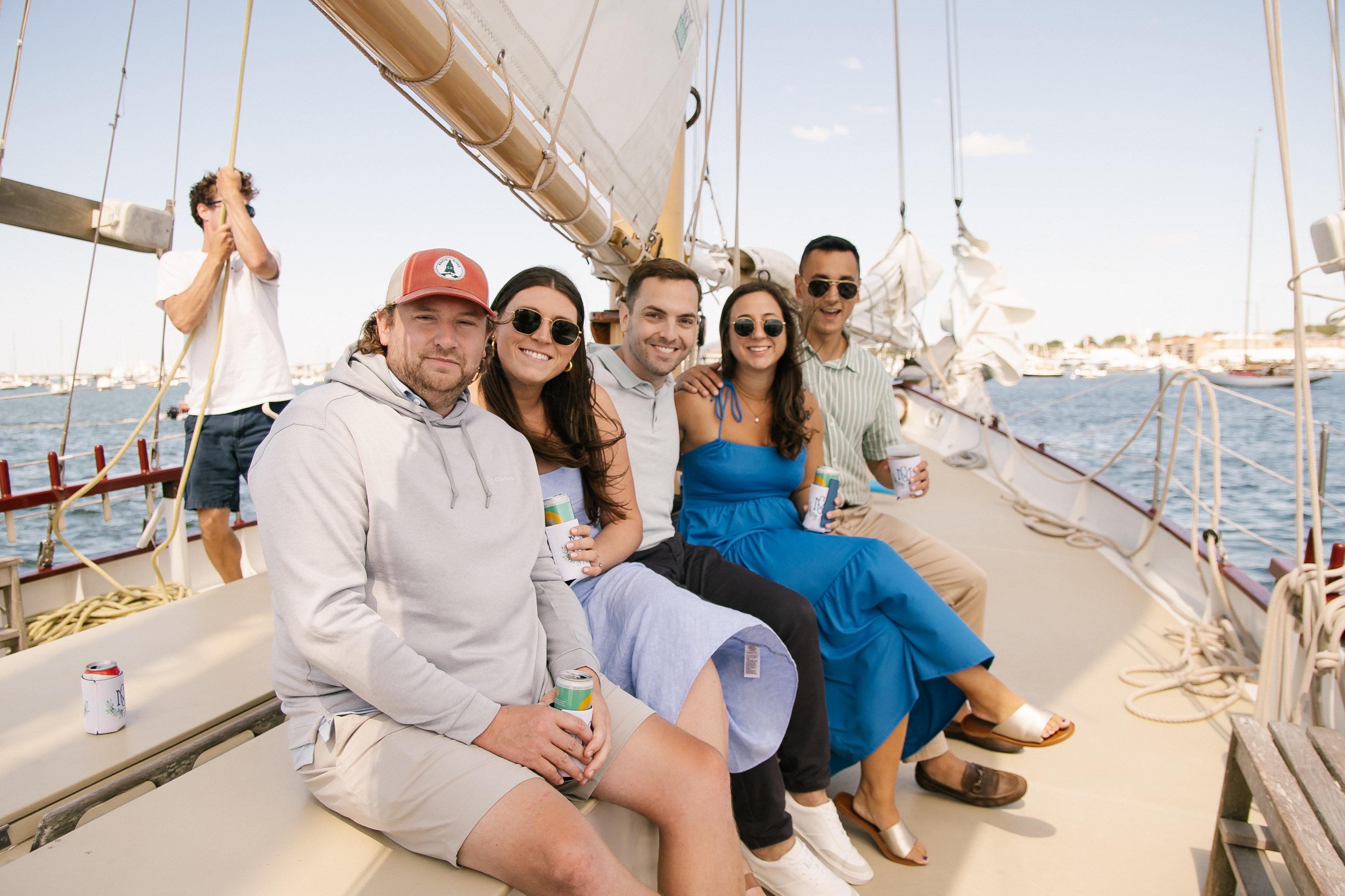 Newport: Sunset Champagne Sailing Cruise