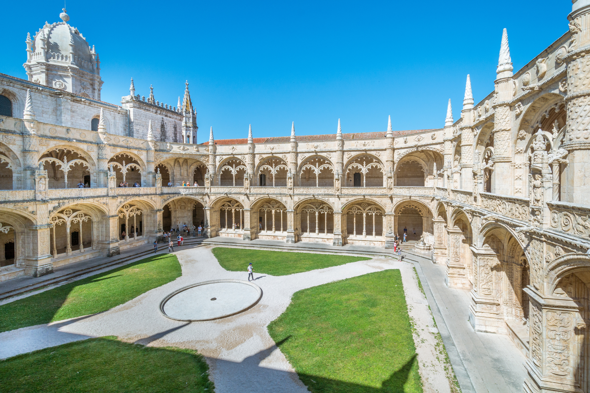 Lisbon: Belém & Jerónimos Monastery Walking Tour with Ticket
