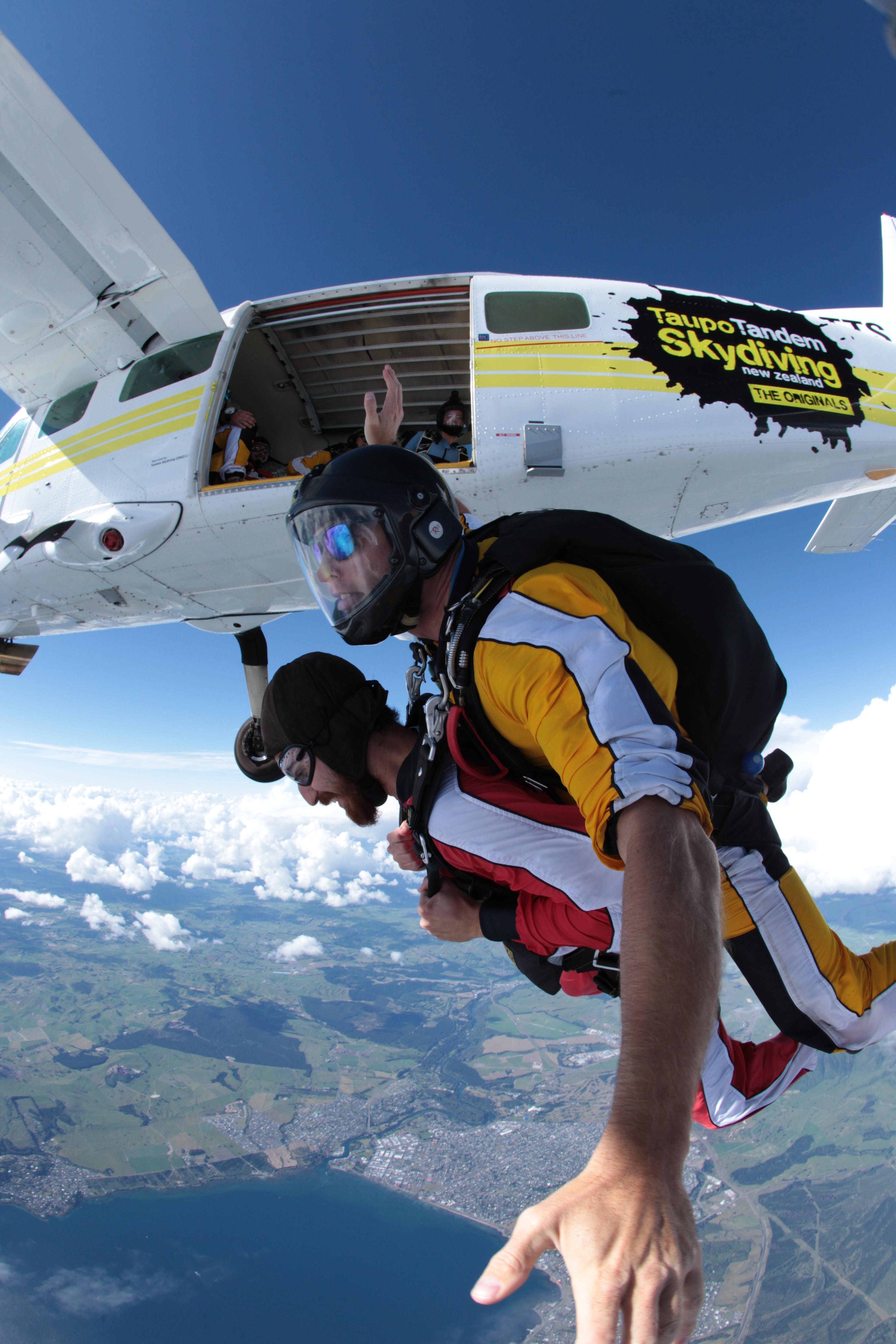 Taupo Tandem Skydive with Hotel Pickup