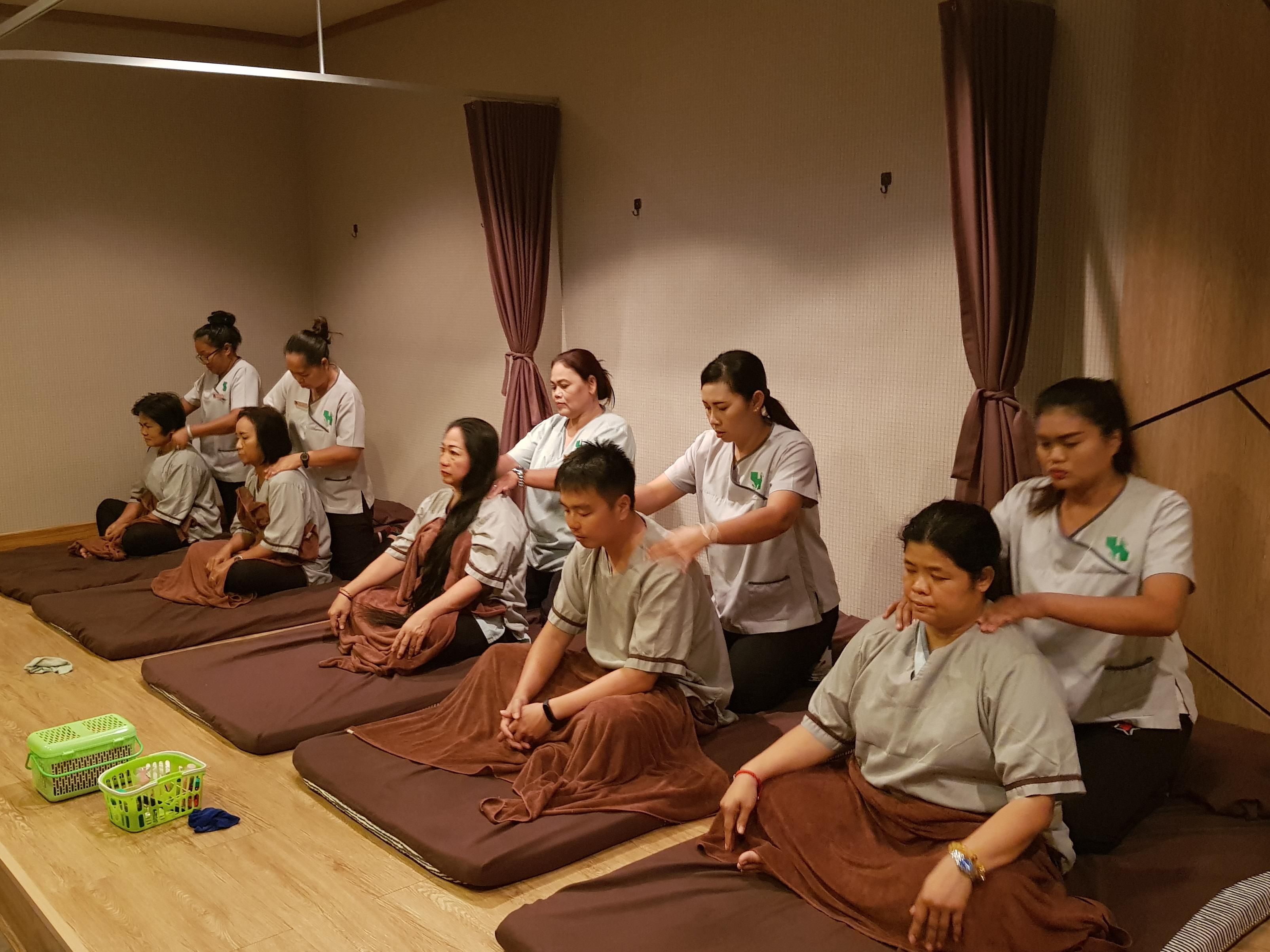 Koh Larn Island Day Trip with Thai Massage & Speedboat from Pattaya