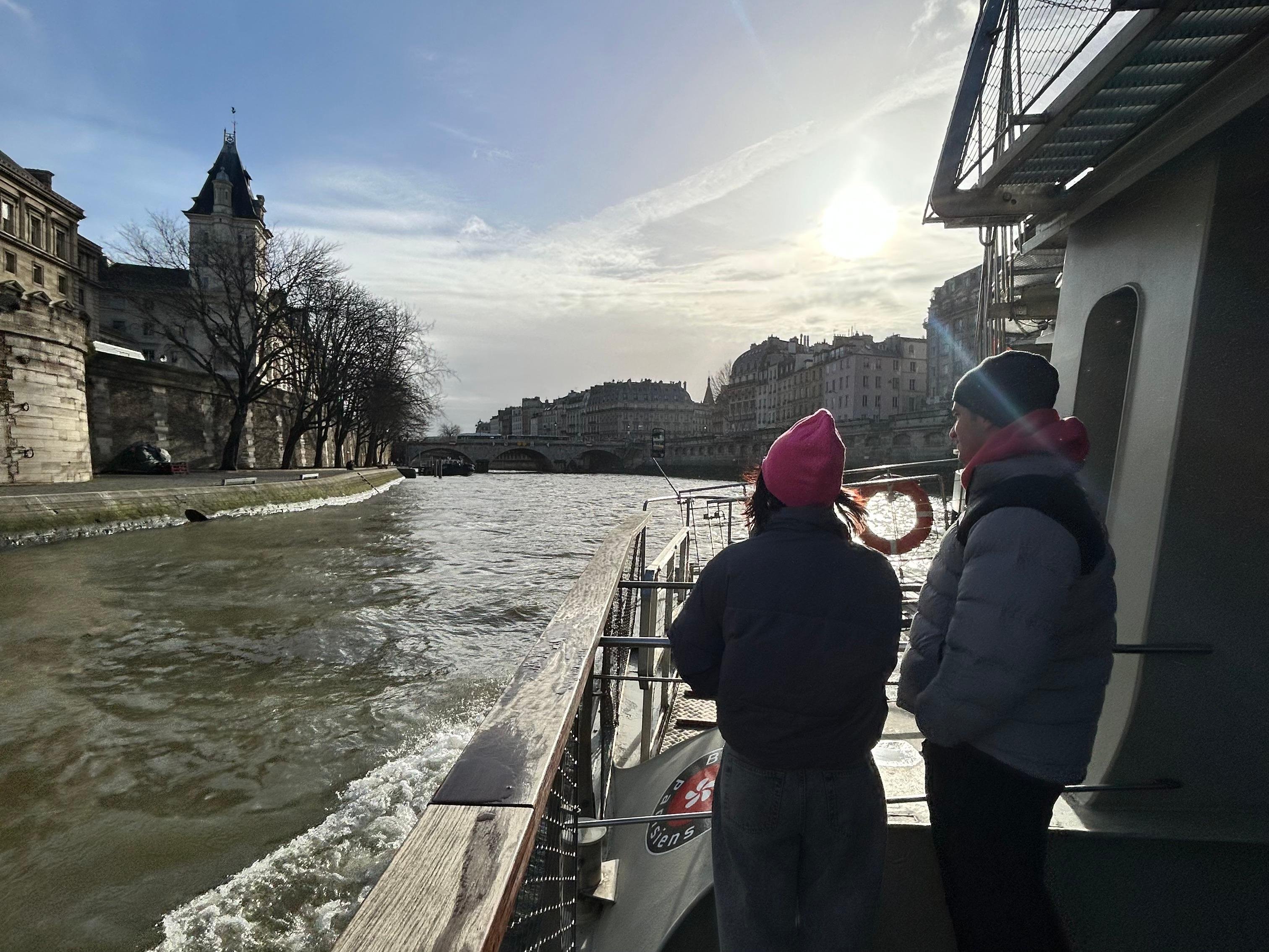 Paris: 1-Hour Seine River Sightseeing Cruise from the Eiffel Tower