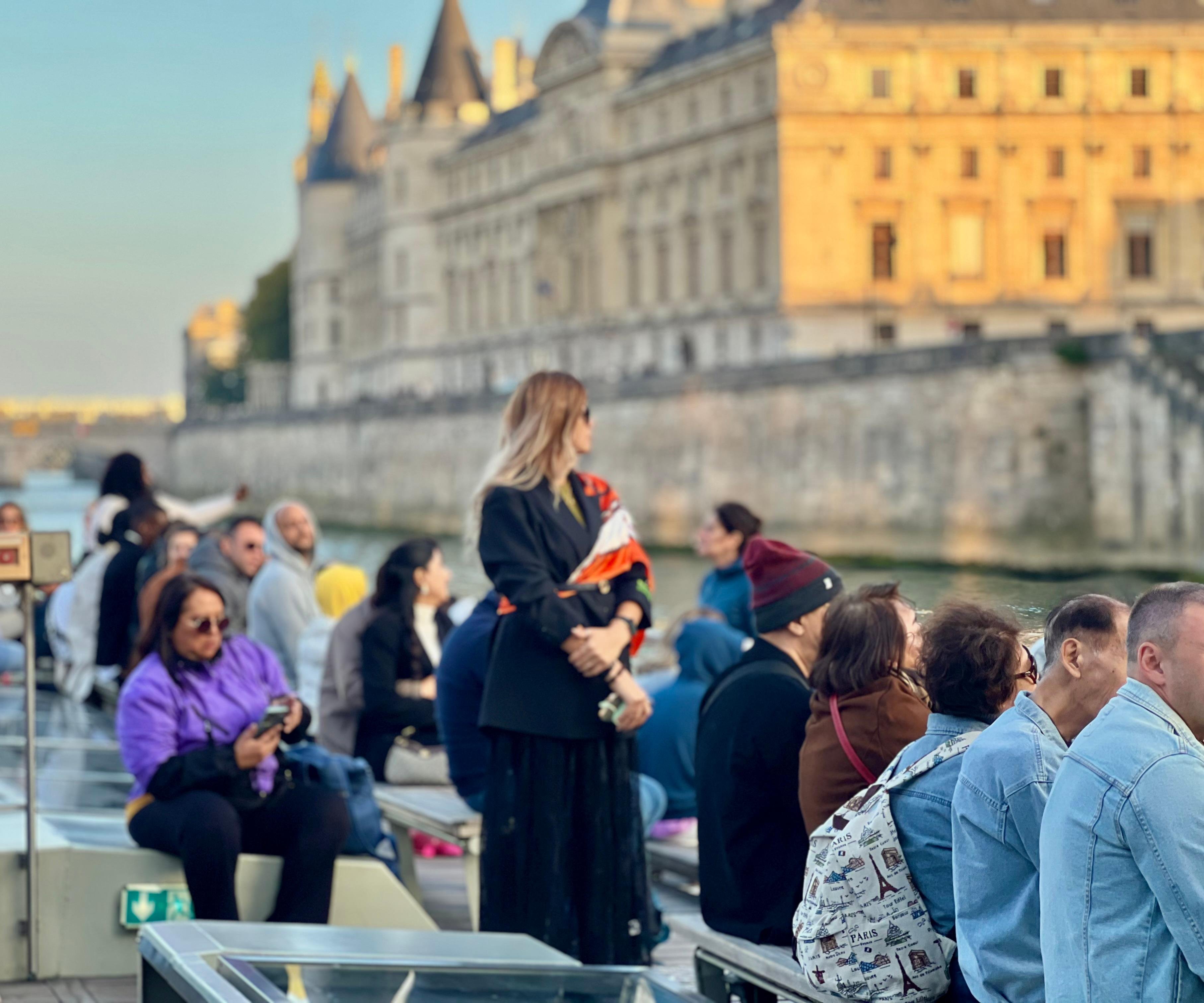Paris: Eiffel Tower Seine Cruise & Crêpe Tasting