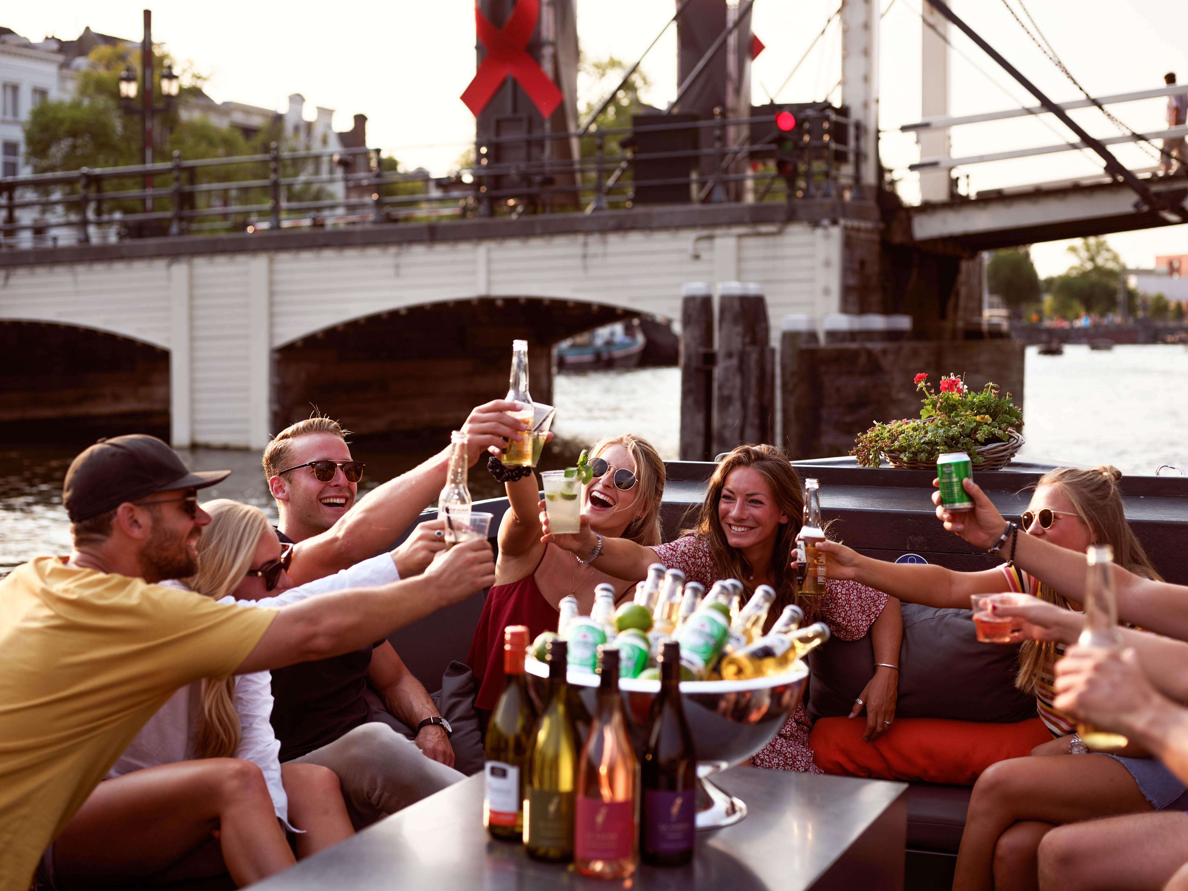 Private Amsterdam Canal Cruise with Unlimited Drinks