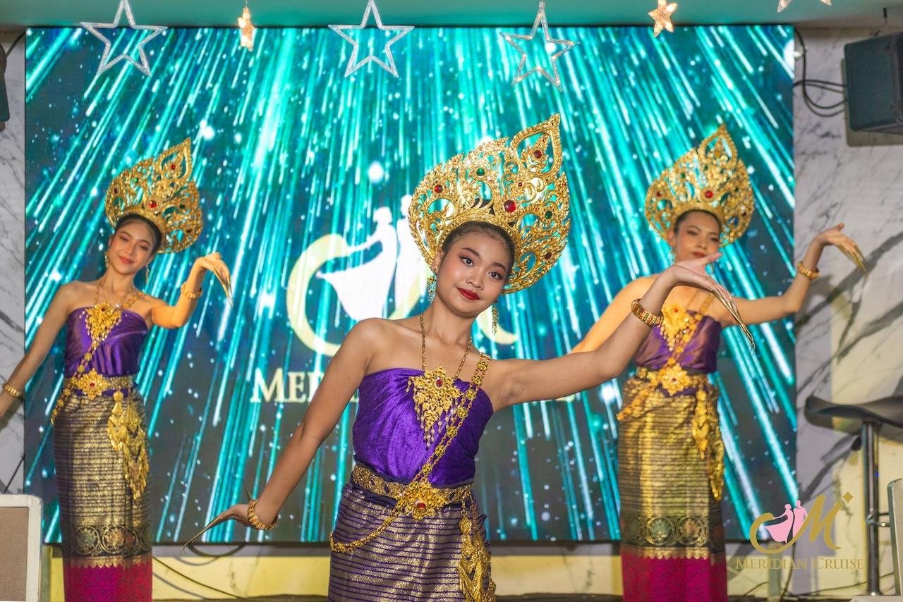 Bangkok: Chao Phraya Meridian Buffet Dinner Cruise