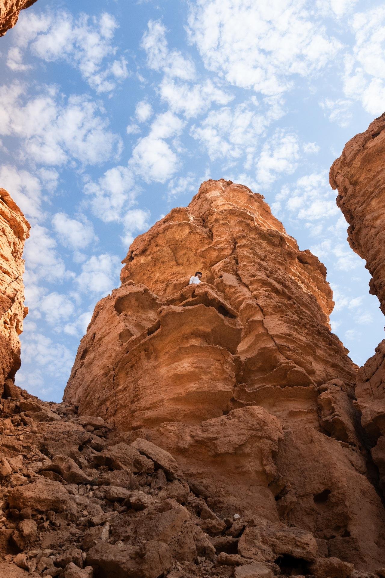 Edge of the World & Darb Al-Manjoor Desert Expedition