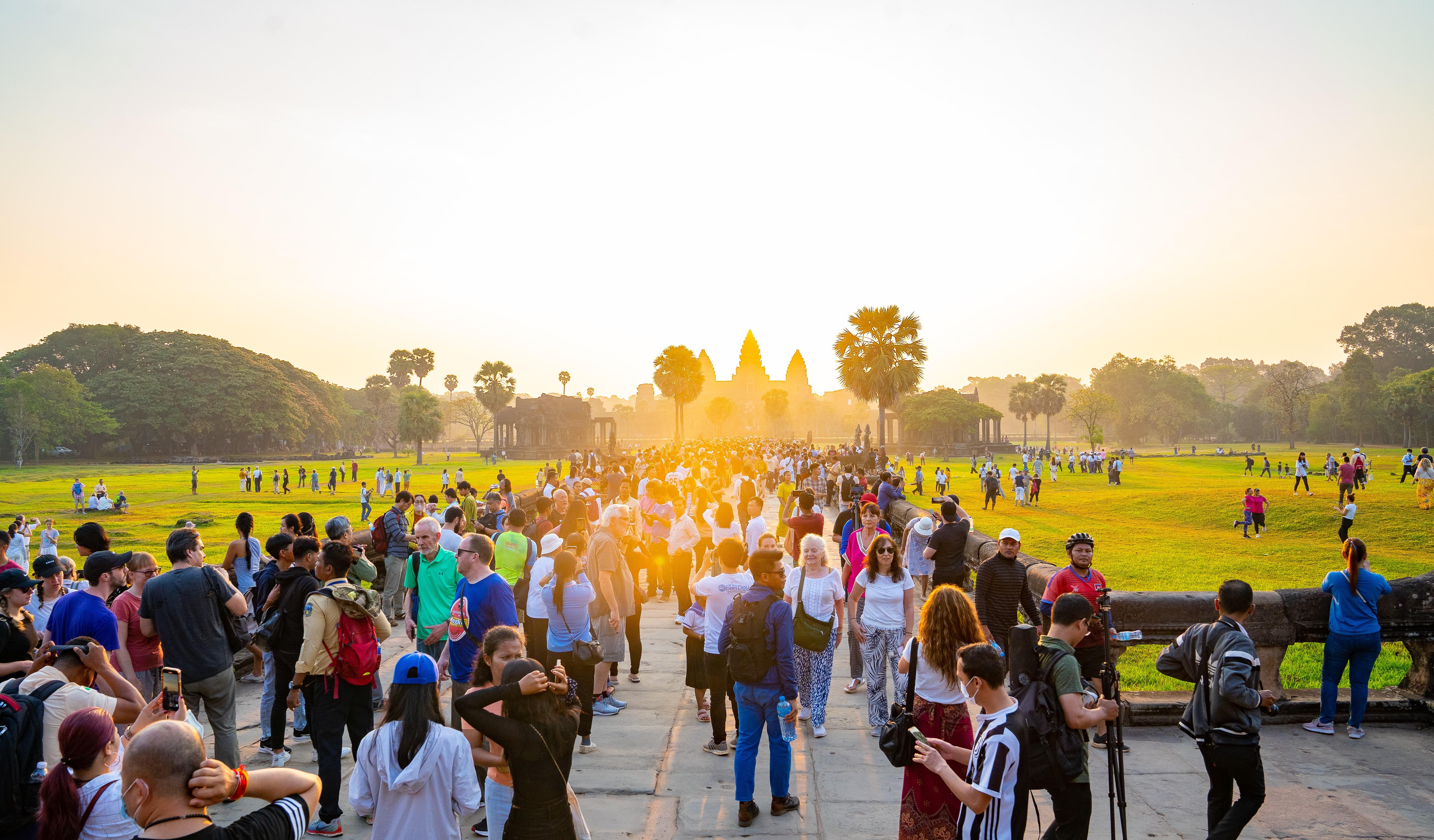 Siem Reap: Private Angkor Wat Sunrise & Temple Explorer