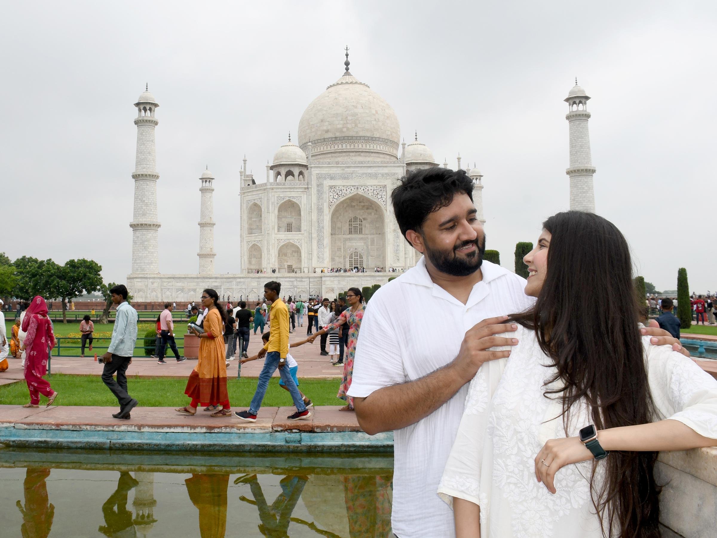 Delhi to Taj Mahal & Agra Day Trip on the Gatimaan Express